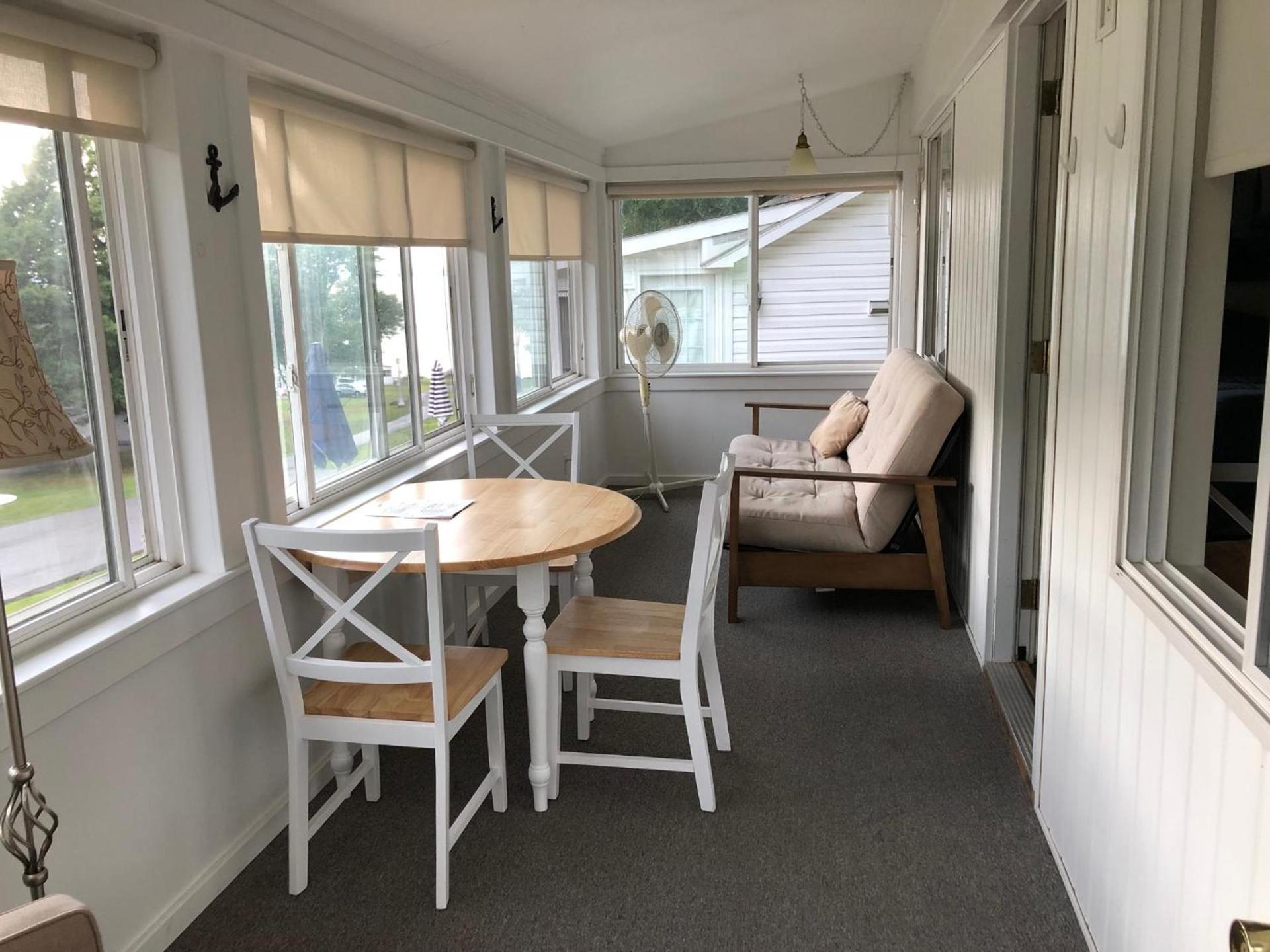 West Winds Motel & Cottages photo 42