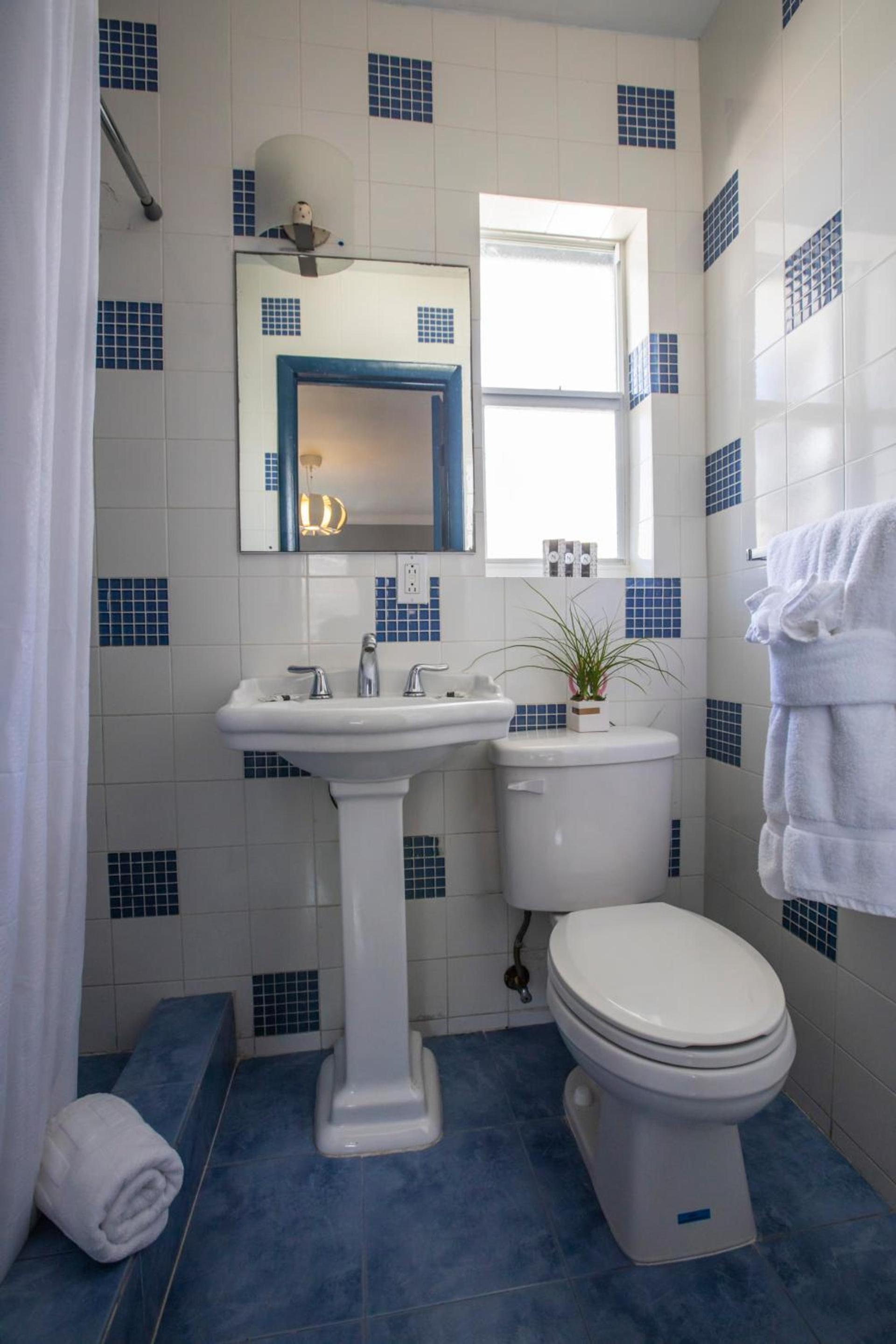 Hollywood Beach Suites and Hotel photo 36