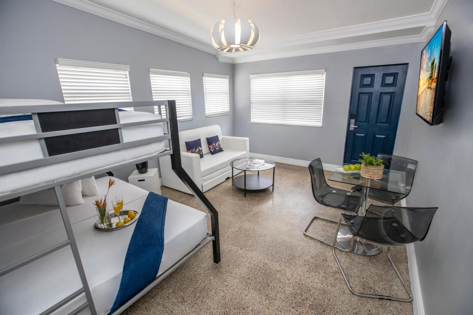 Hollywood Beach Suites and Hotel photo 20
