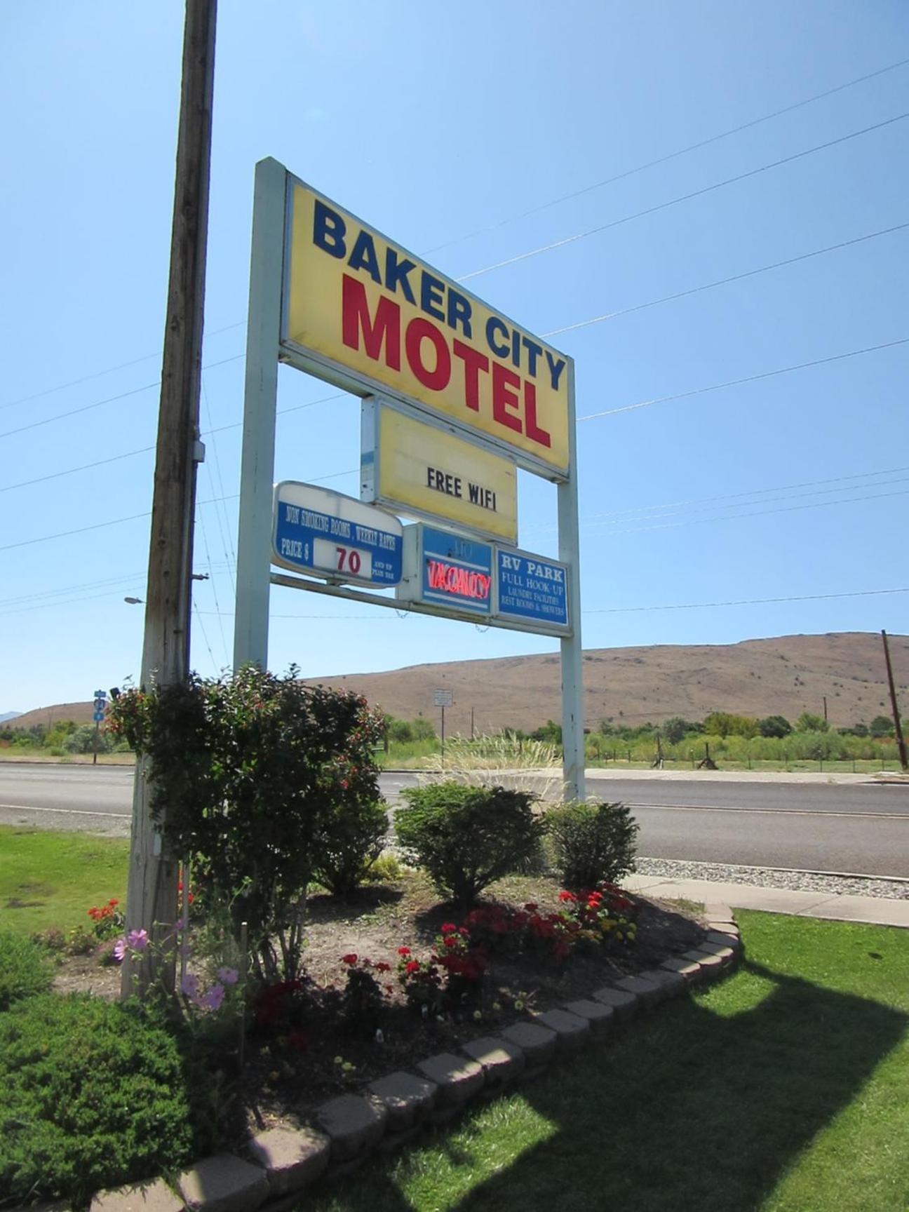 Baker City Motel & RV photo 5