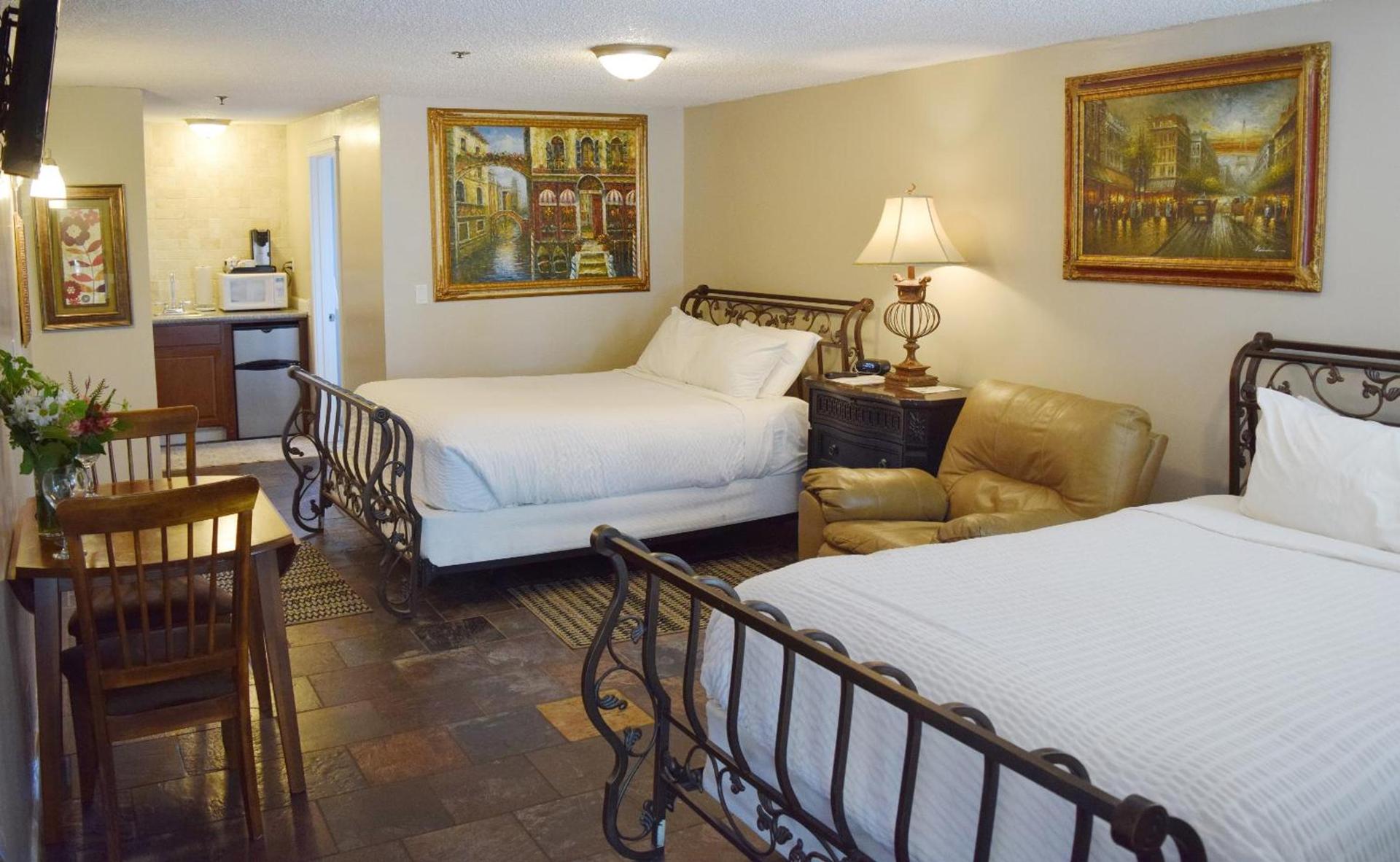 Silverton Inn & Suites photo 8