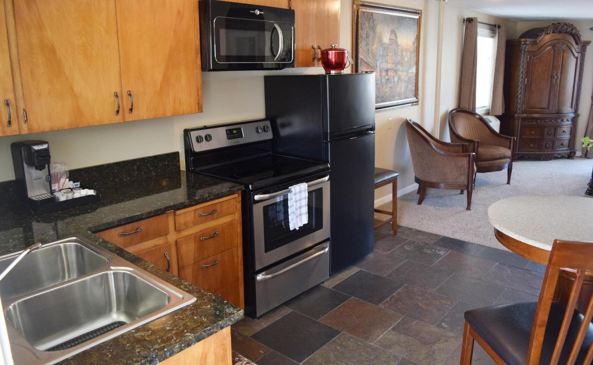 Silverton Inn & Suites photo 25