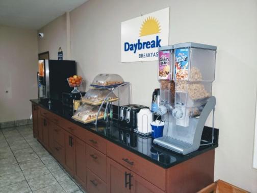 Days Inn & Suites by Wyndham Morris I-80 photo 27