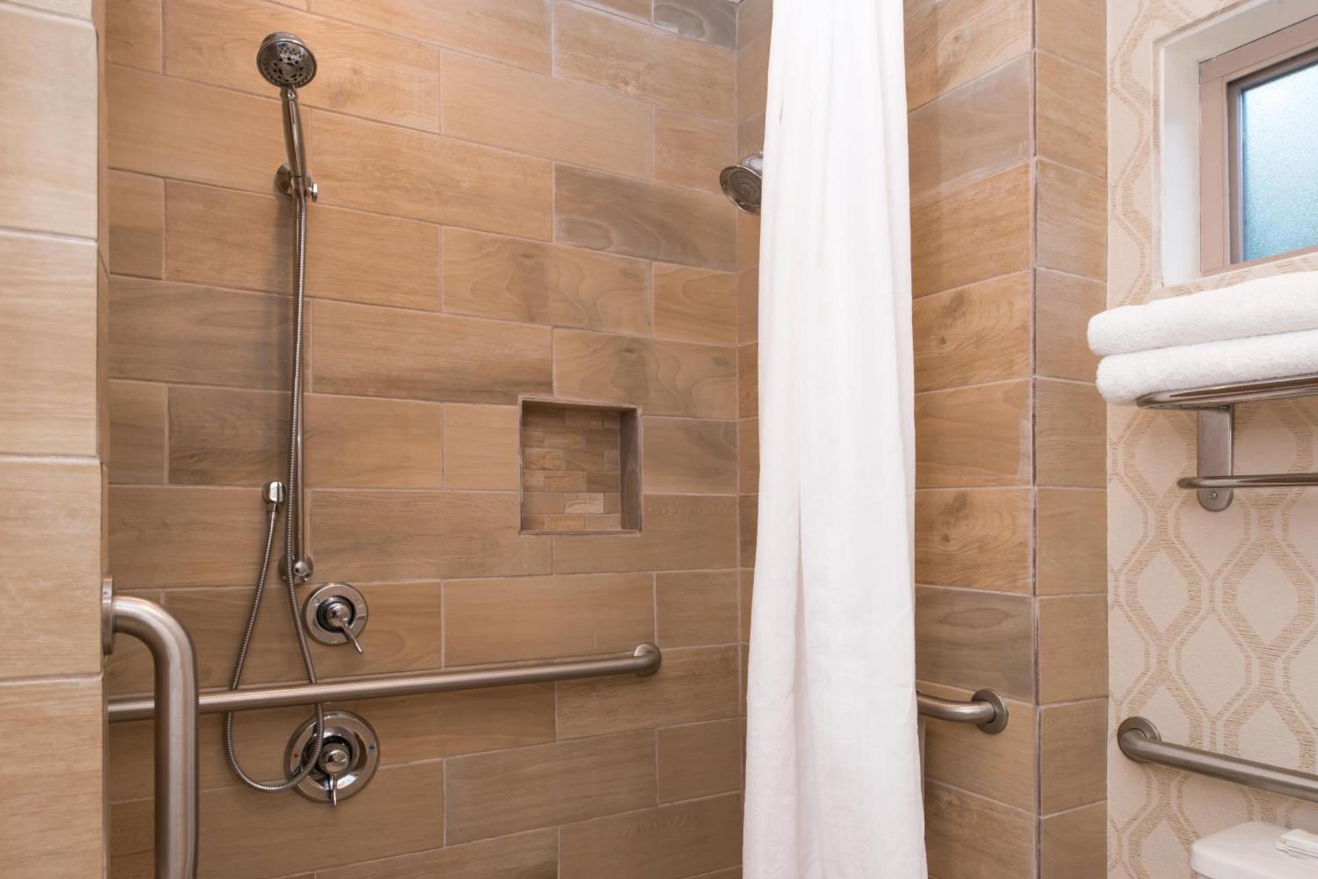 Best Western Plus Black Oak photo 77