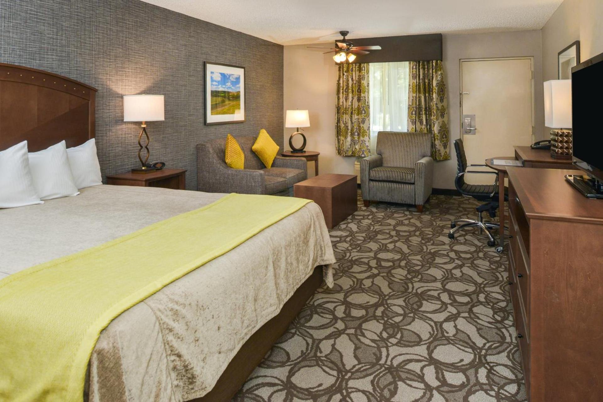 Best Western Plus Black Oak photo 41