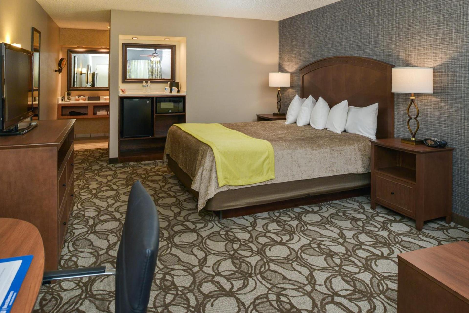 Best Western Plus Black Oak photo 34