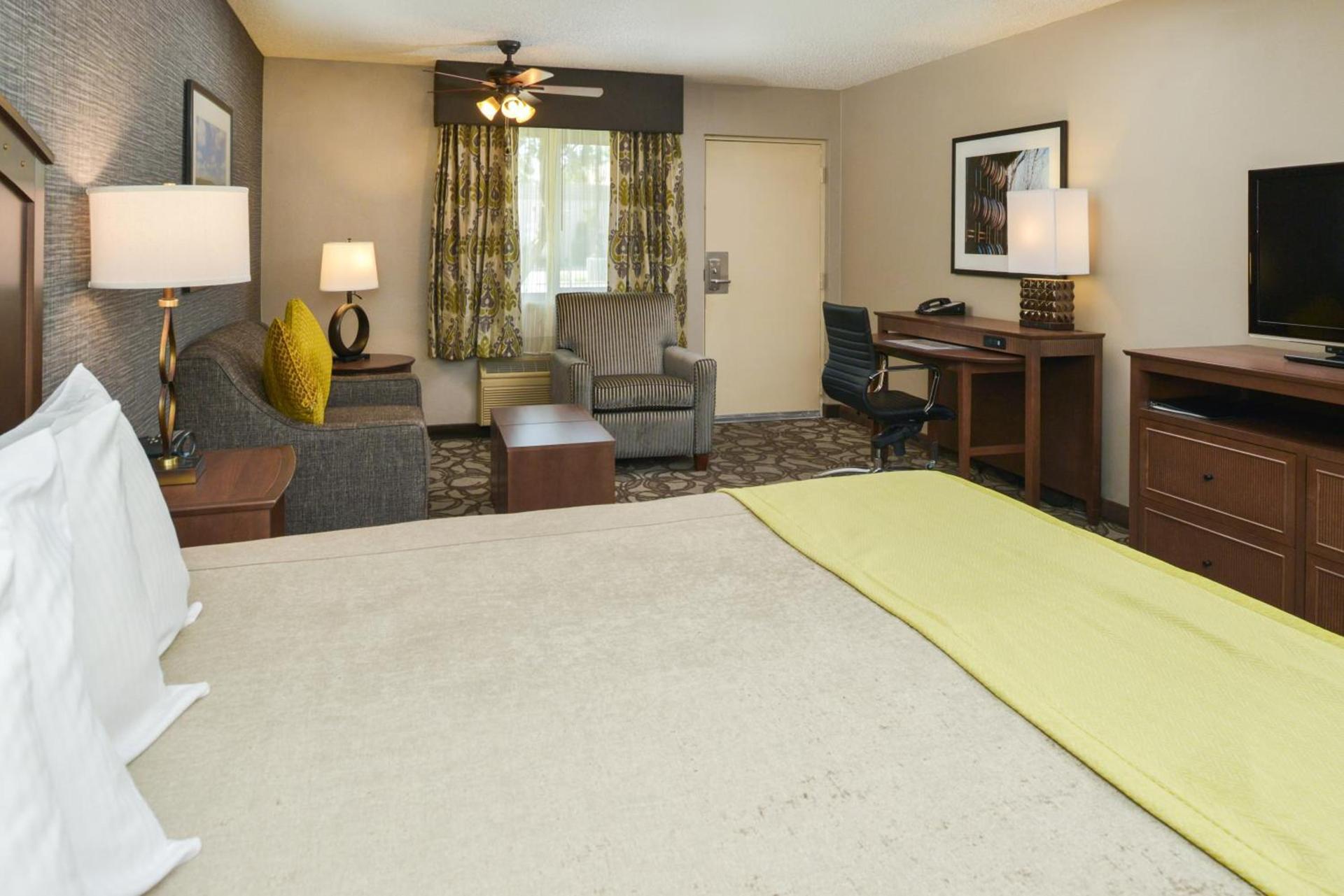 Best Western Plus Black Oak photo 70