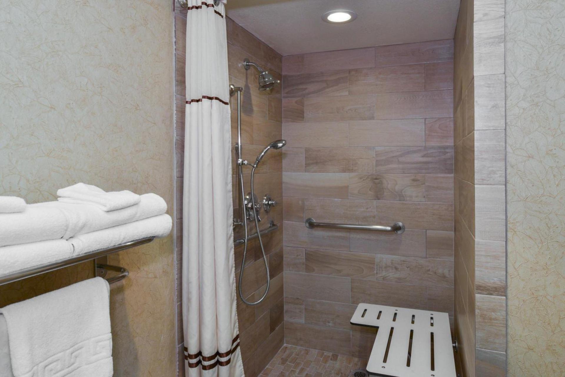 Best Western Plus Black Oak photo 71
