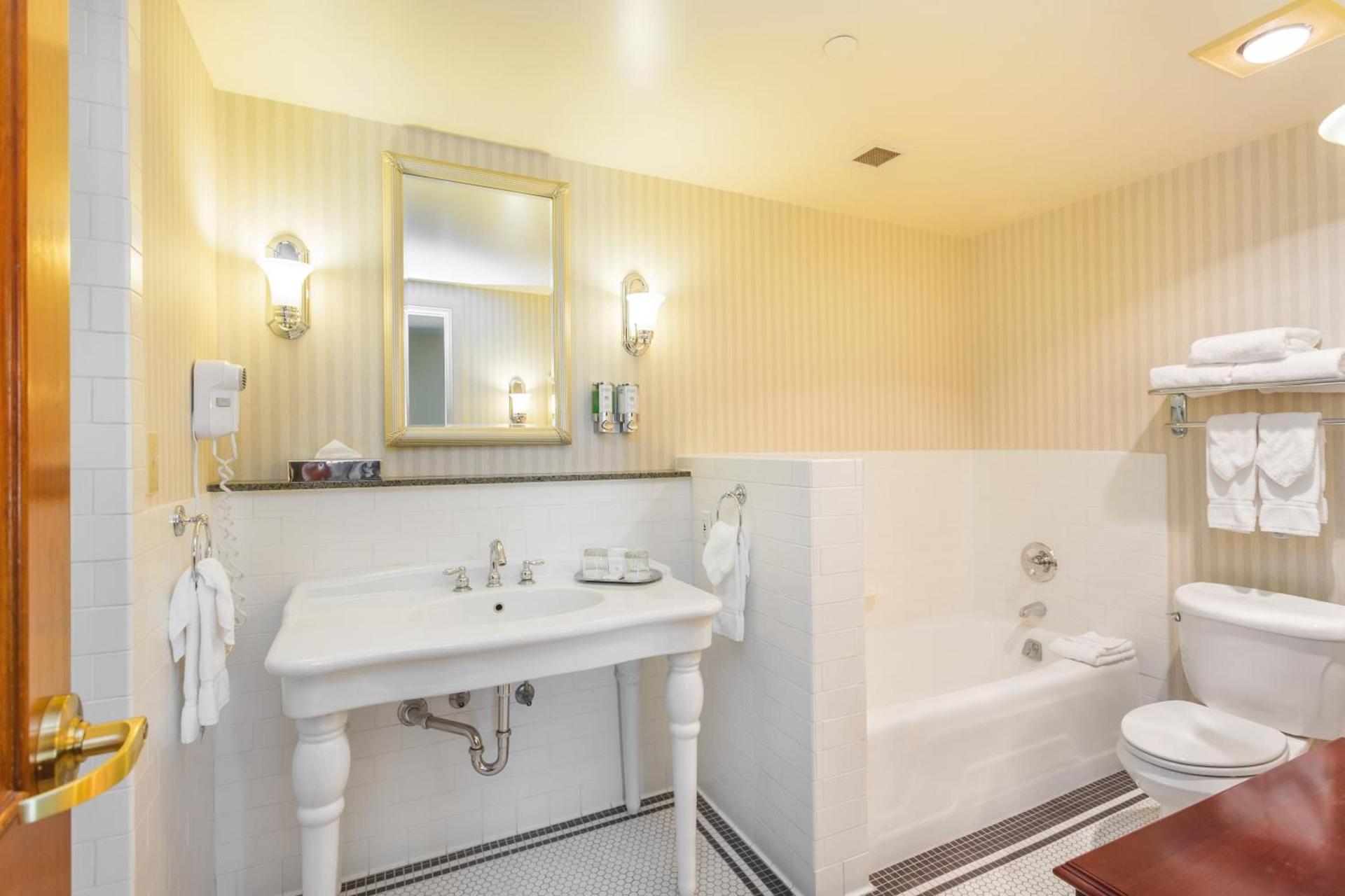Marcus Whitman Hotel photo 26