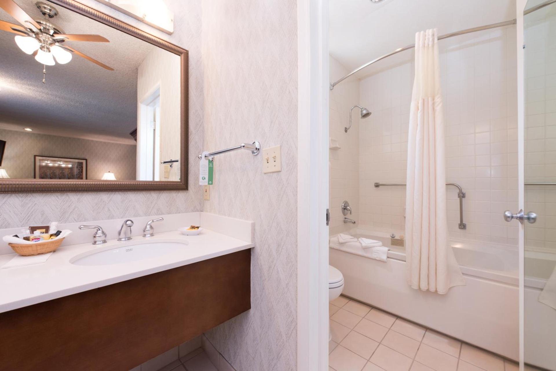 Best Western Plus Black Oak photo 42