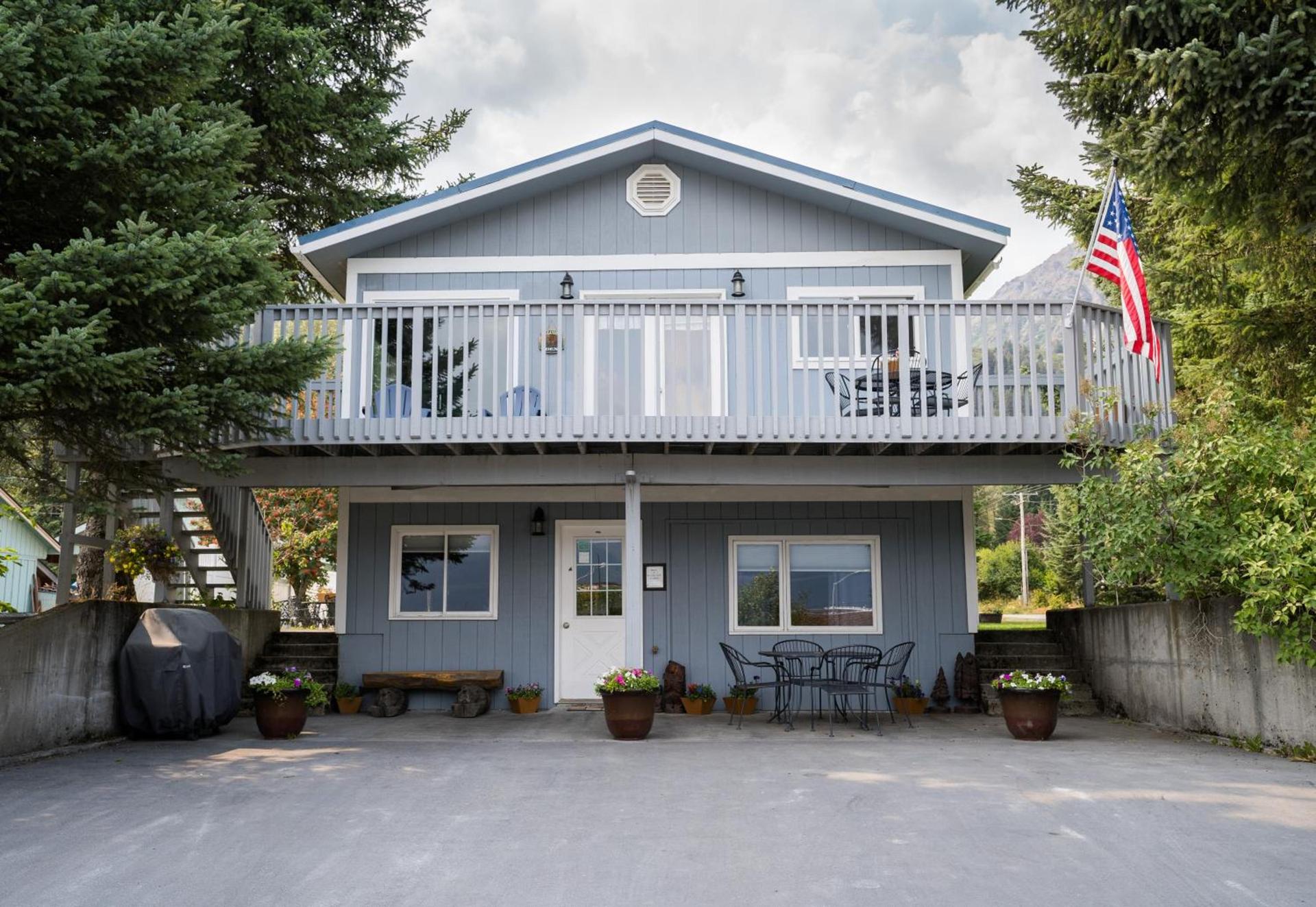 Bears Den Alaska Lodging photo 6