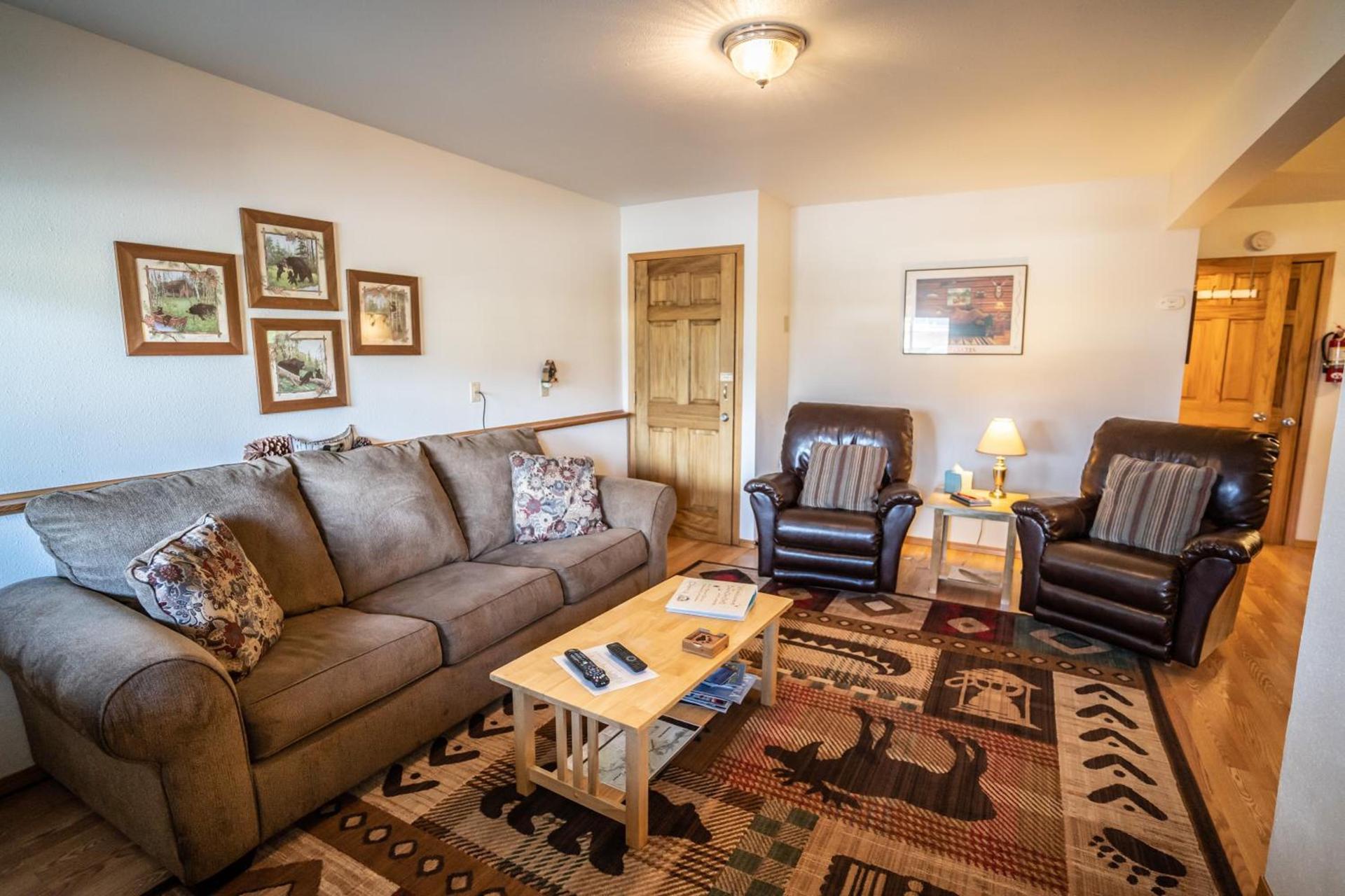 Bears Den Alaska Lodging photo 35