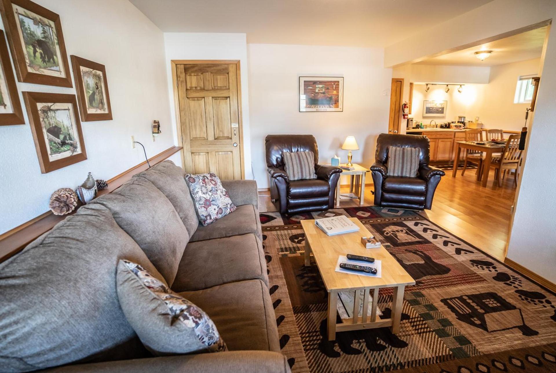Bears Den Alaska Lodging photo 34