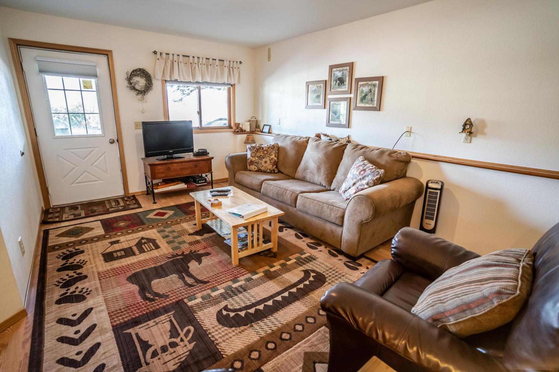 Bears Den Alaska Lodging photo 31