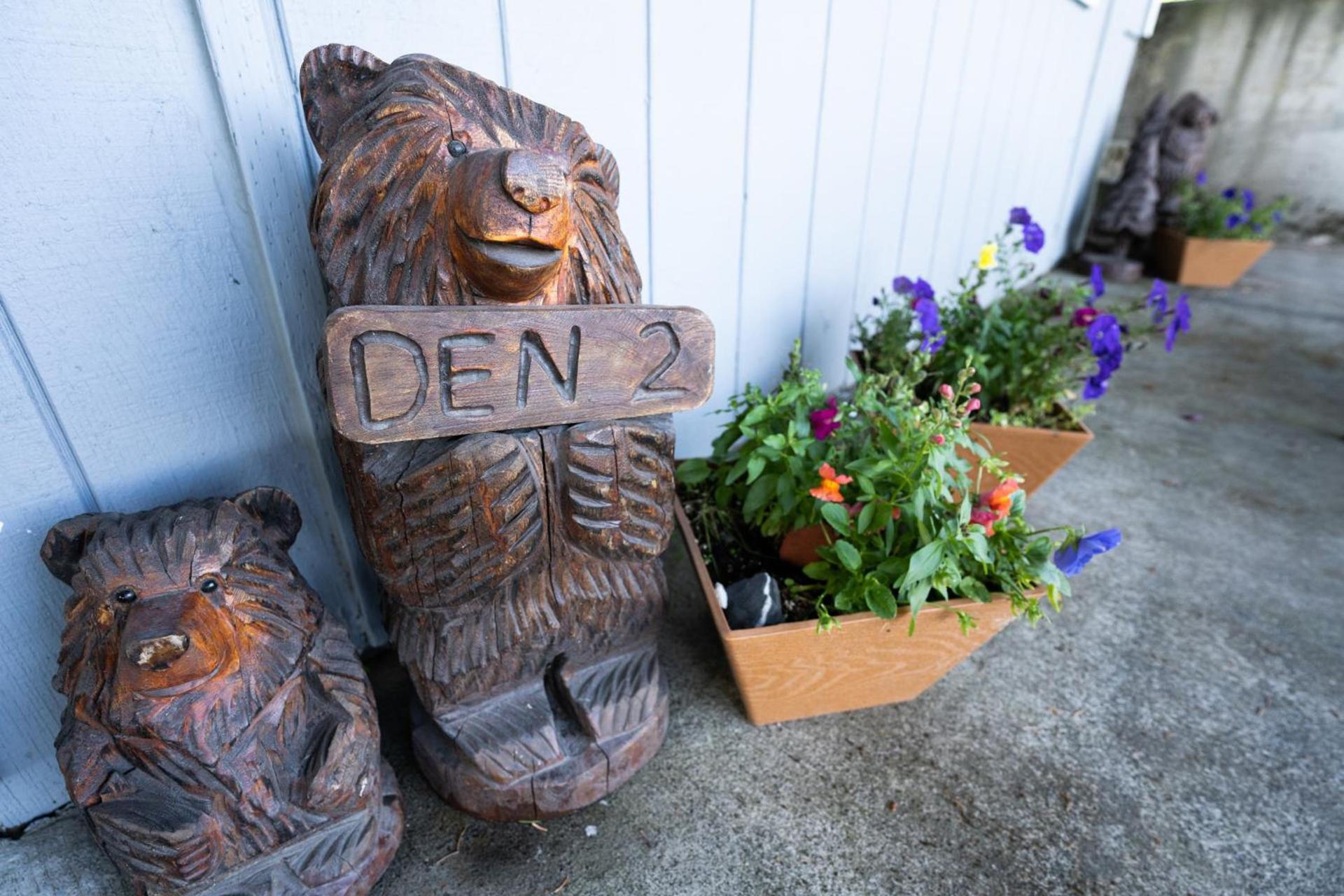 Bears Den Alaska Lodging photo 25