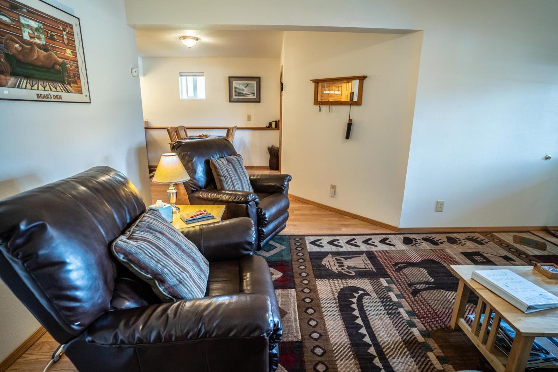 Bears Den Alaska Lodging photo 24