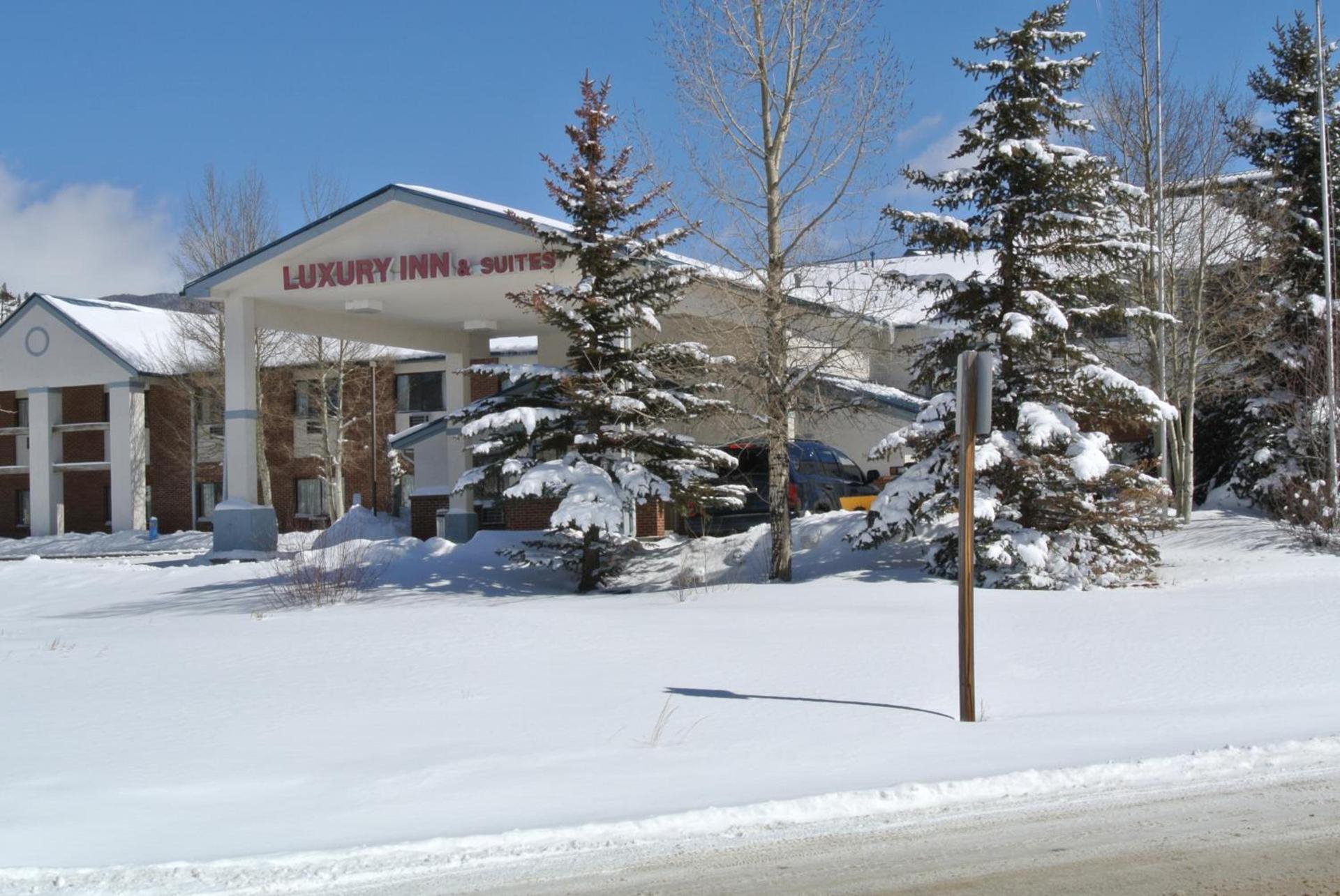 Luxury Inn & Suites photo 10