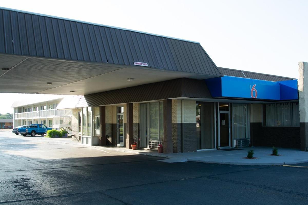Motel 6-Brinkley, AR photo 11