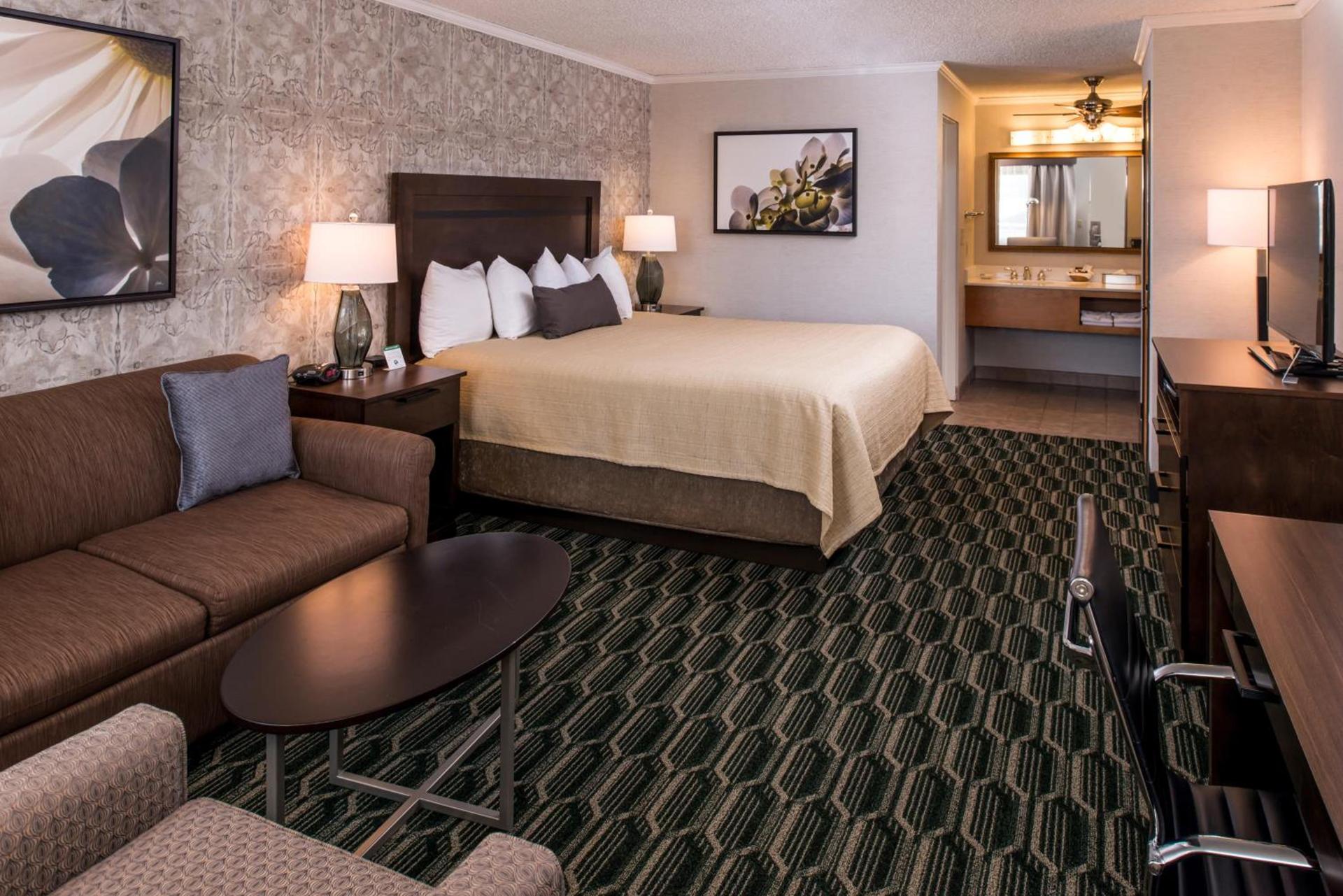 Best Western Plus Black Oak photo 35
