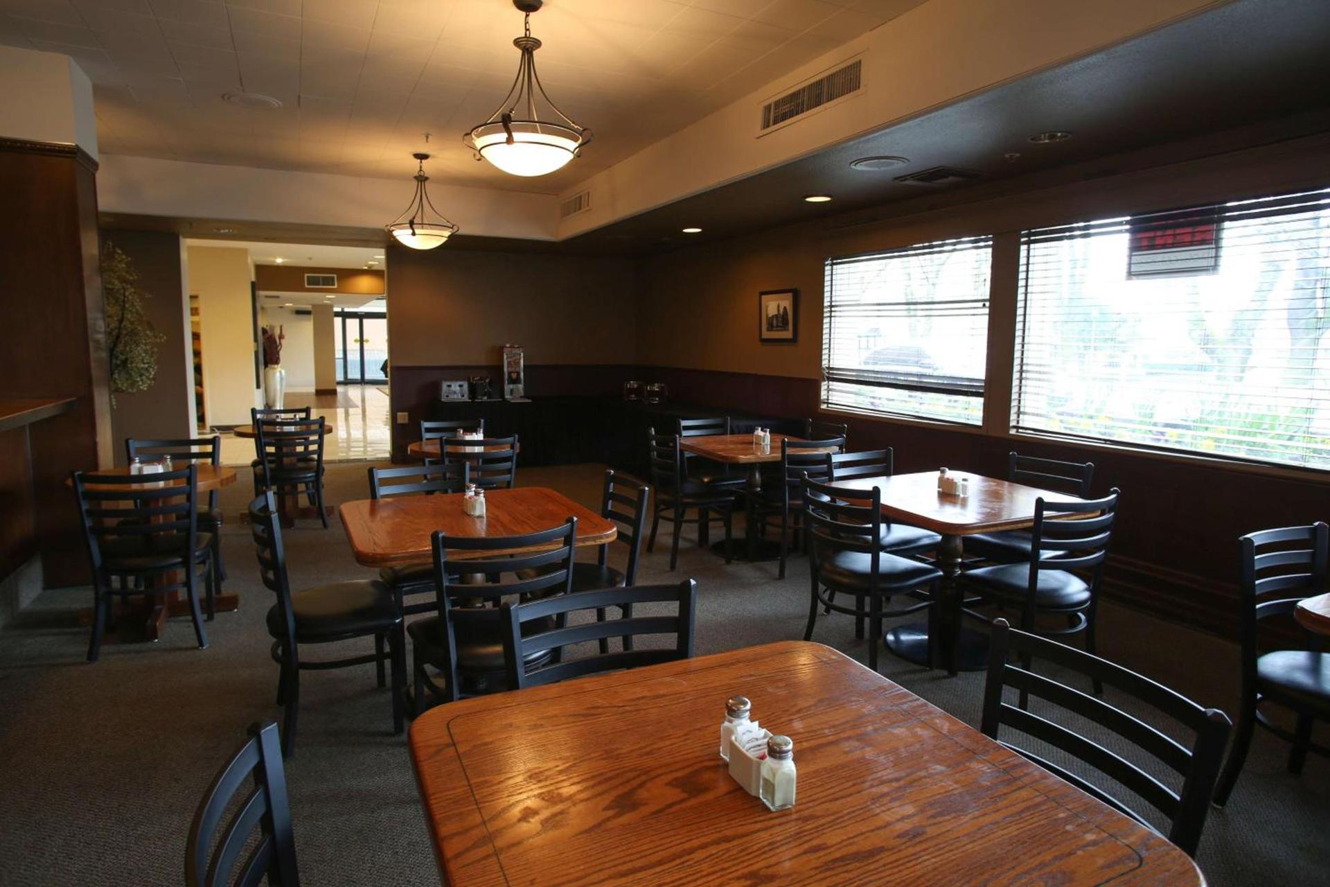 Red Lion Inn & Suites Olympia, Governor Hotel photo 21