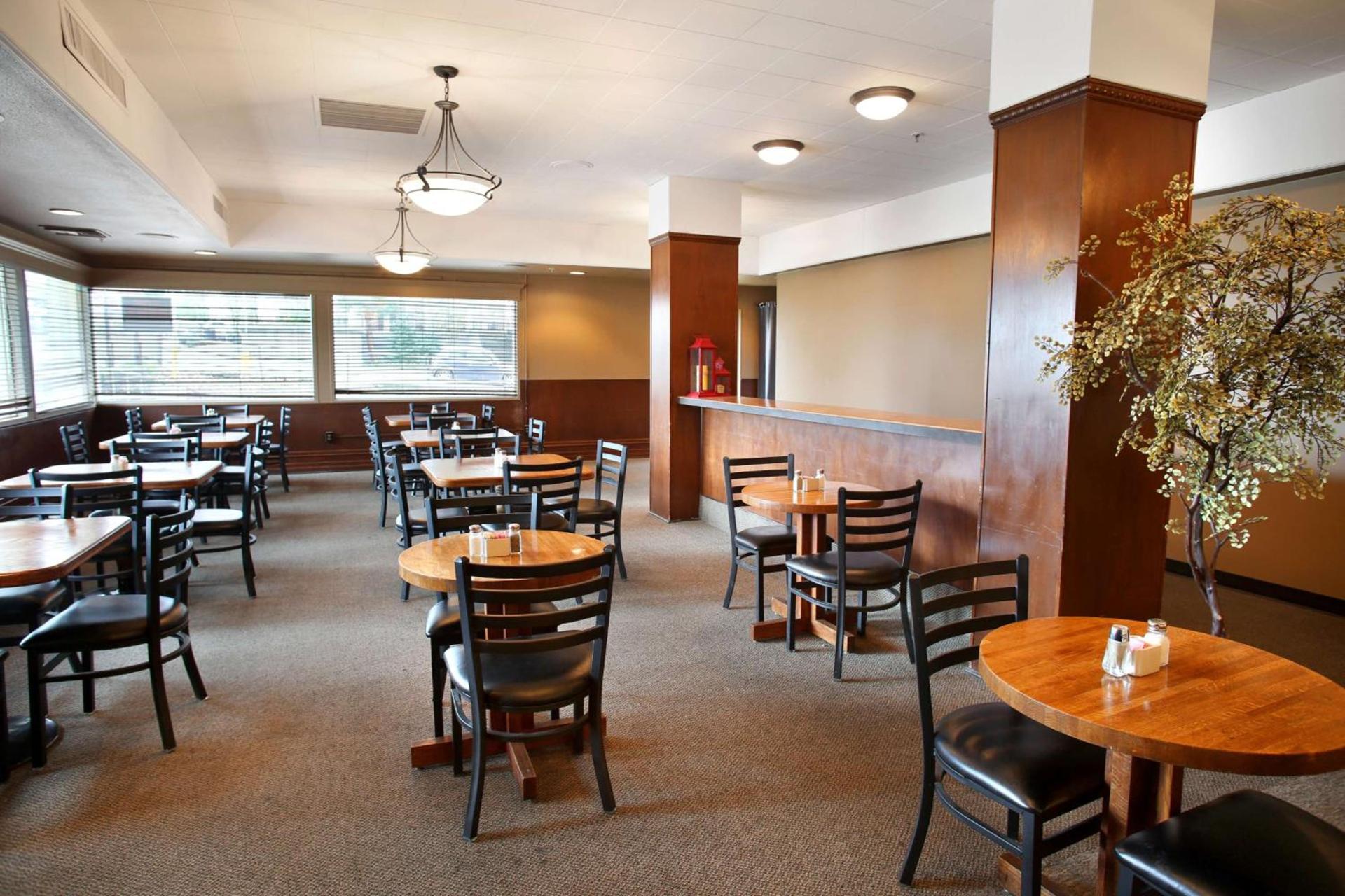 Red Lion Inn & Suites Olympia, Governor Hotel photo 22
