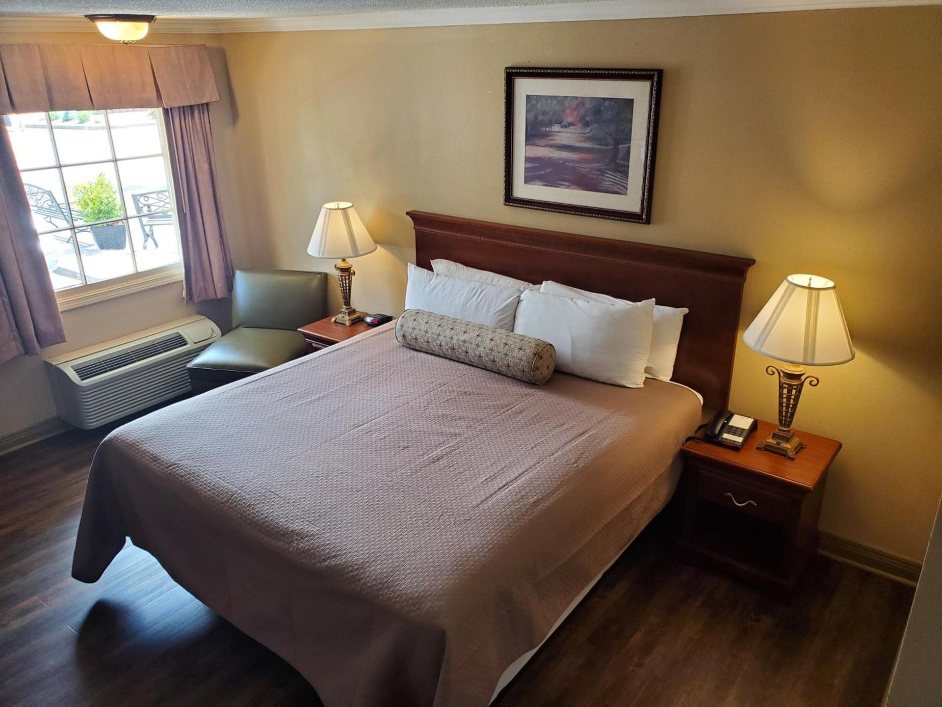 Colonial House Motel photo 5