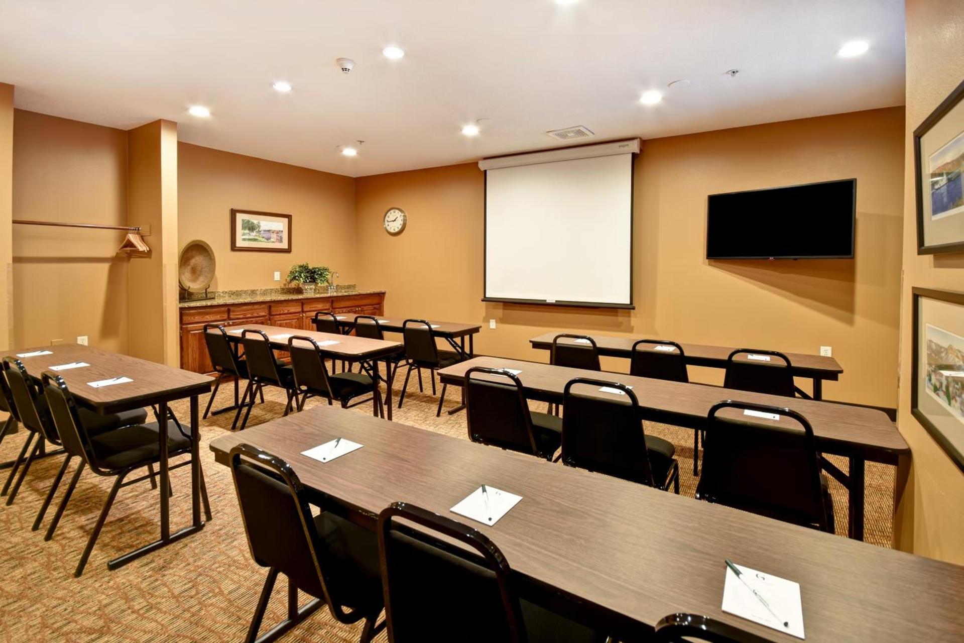 GrandStay Hotel & Suites La Crosse photo 18
