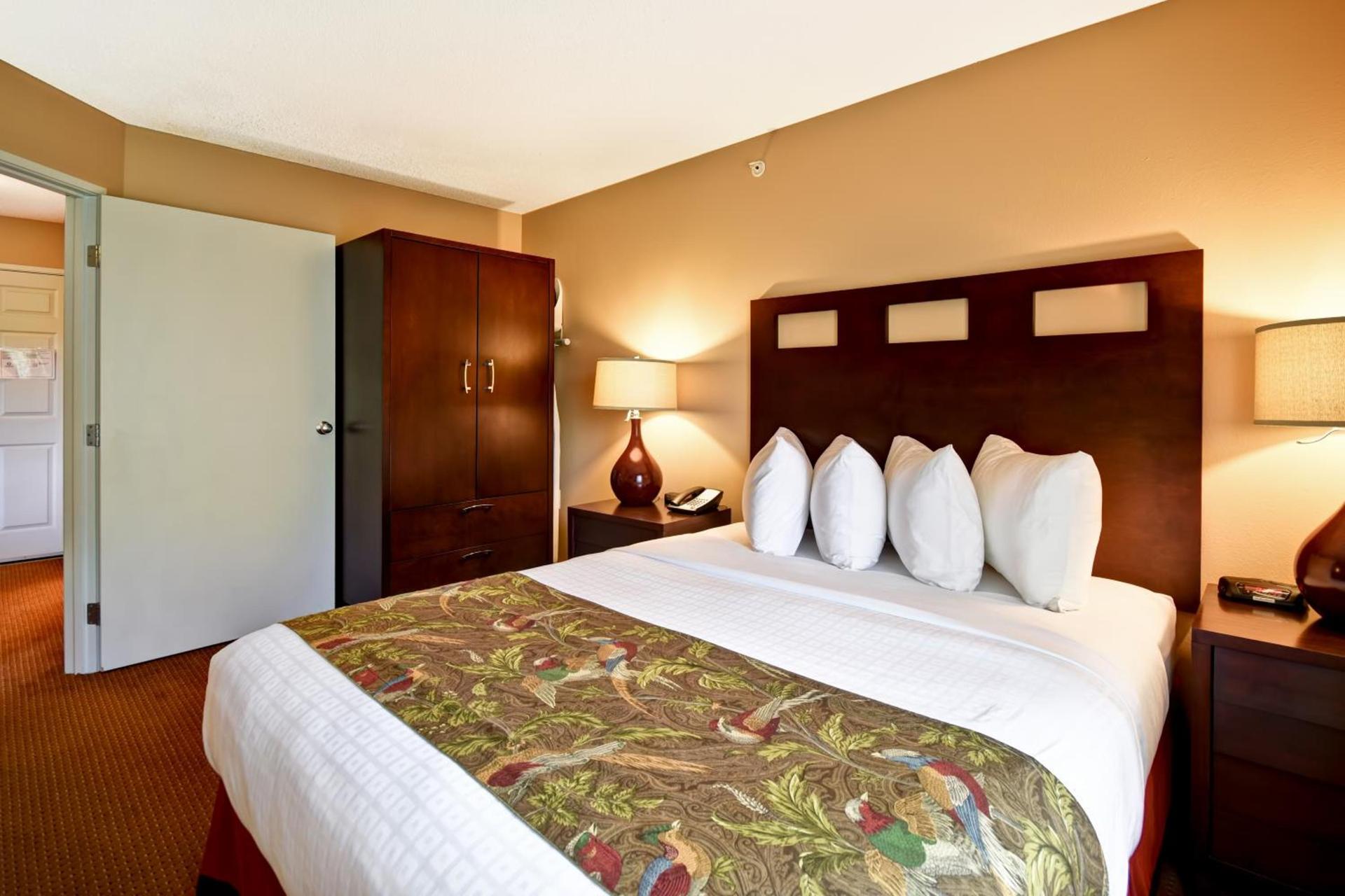 GrandStay Hotel & Suites La Crosse photo 14