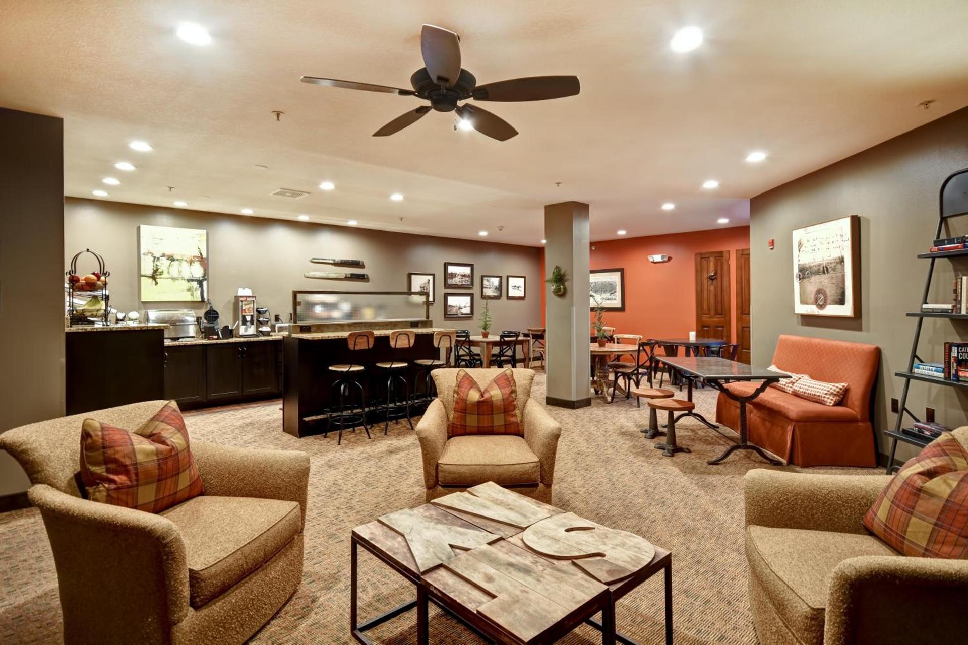 GrandStay Hotel & Suites La Crosse photo 10