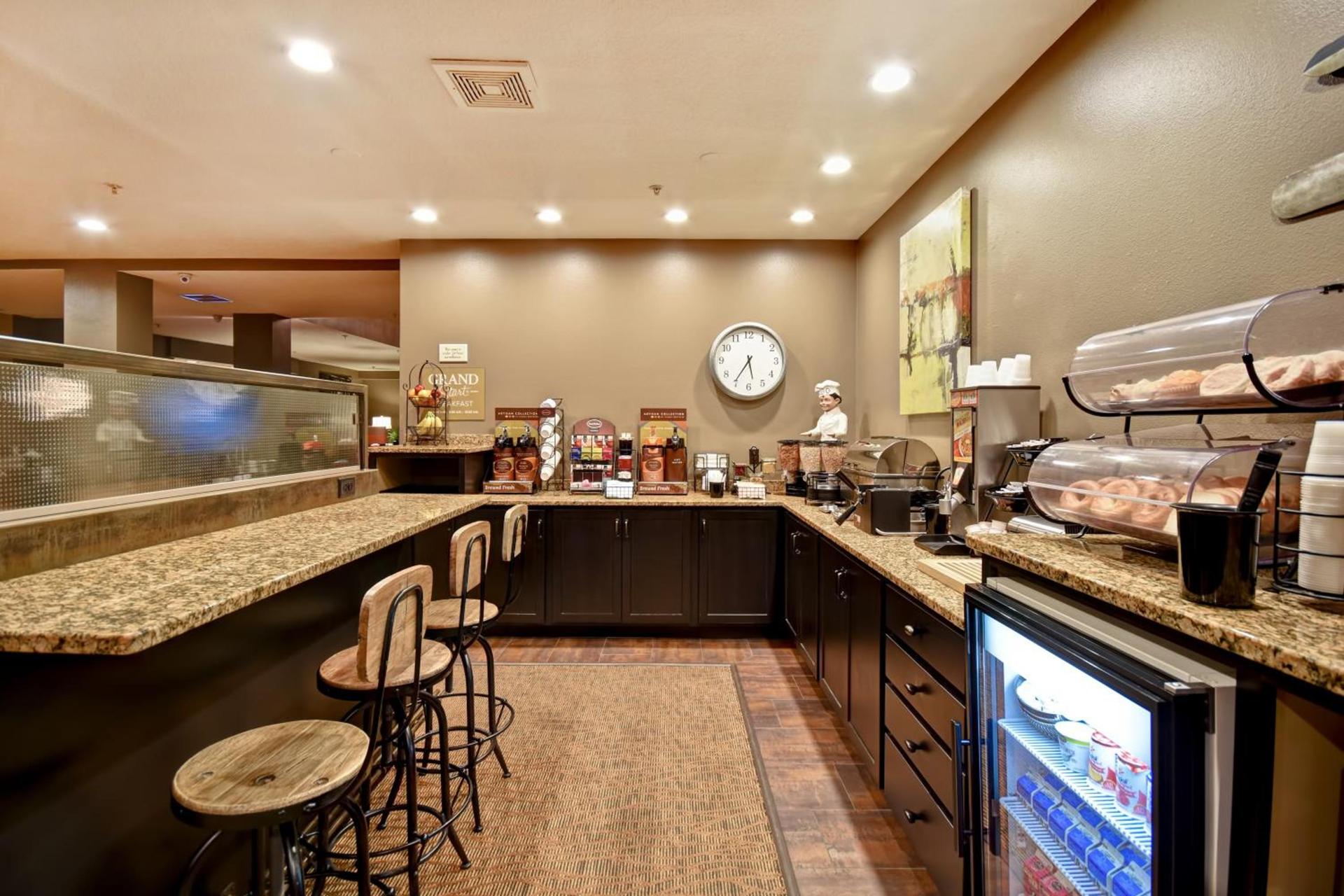 GrandStay Hotel & Suites La Crosse photo 8
