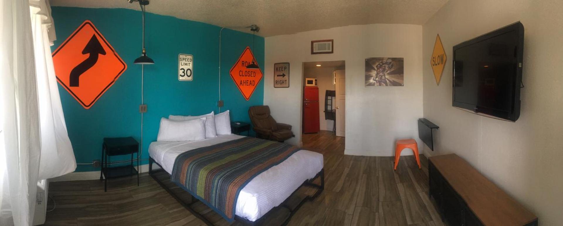 Desert Hills Motel photo 28