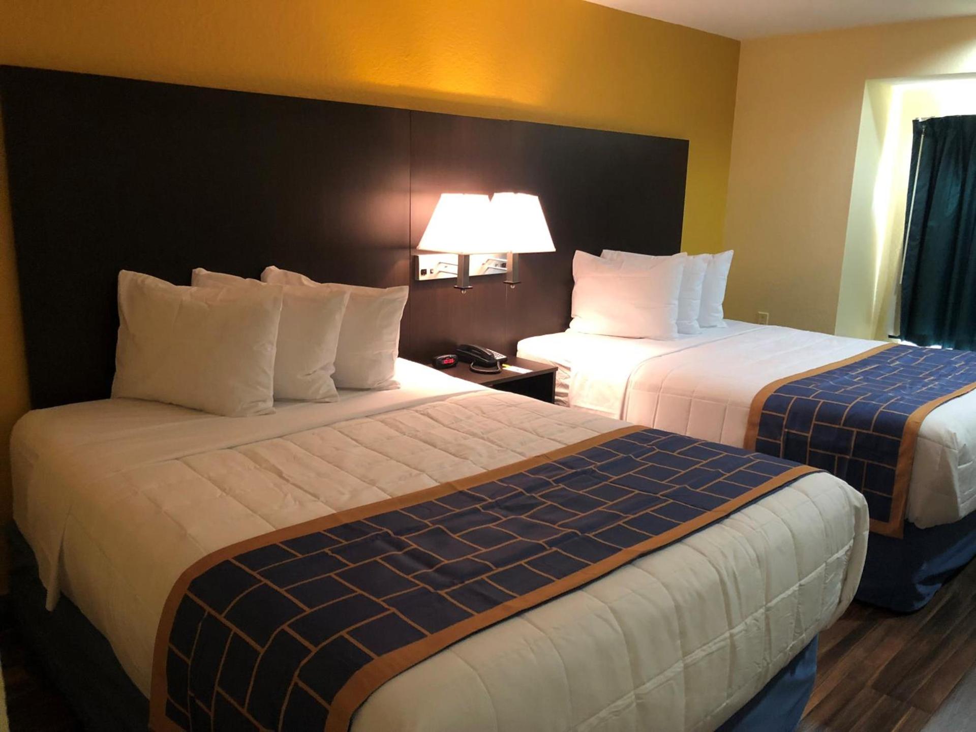 Days Inn & Suites by Wyndham Tampa/Raymond James Stadium photo 28