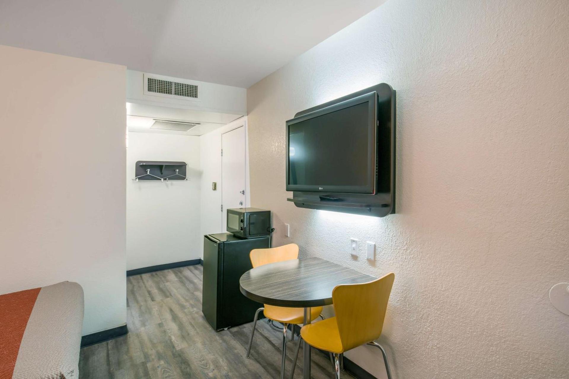 Motel 6 Williams, CA photo 18