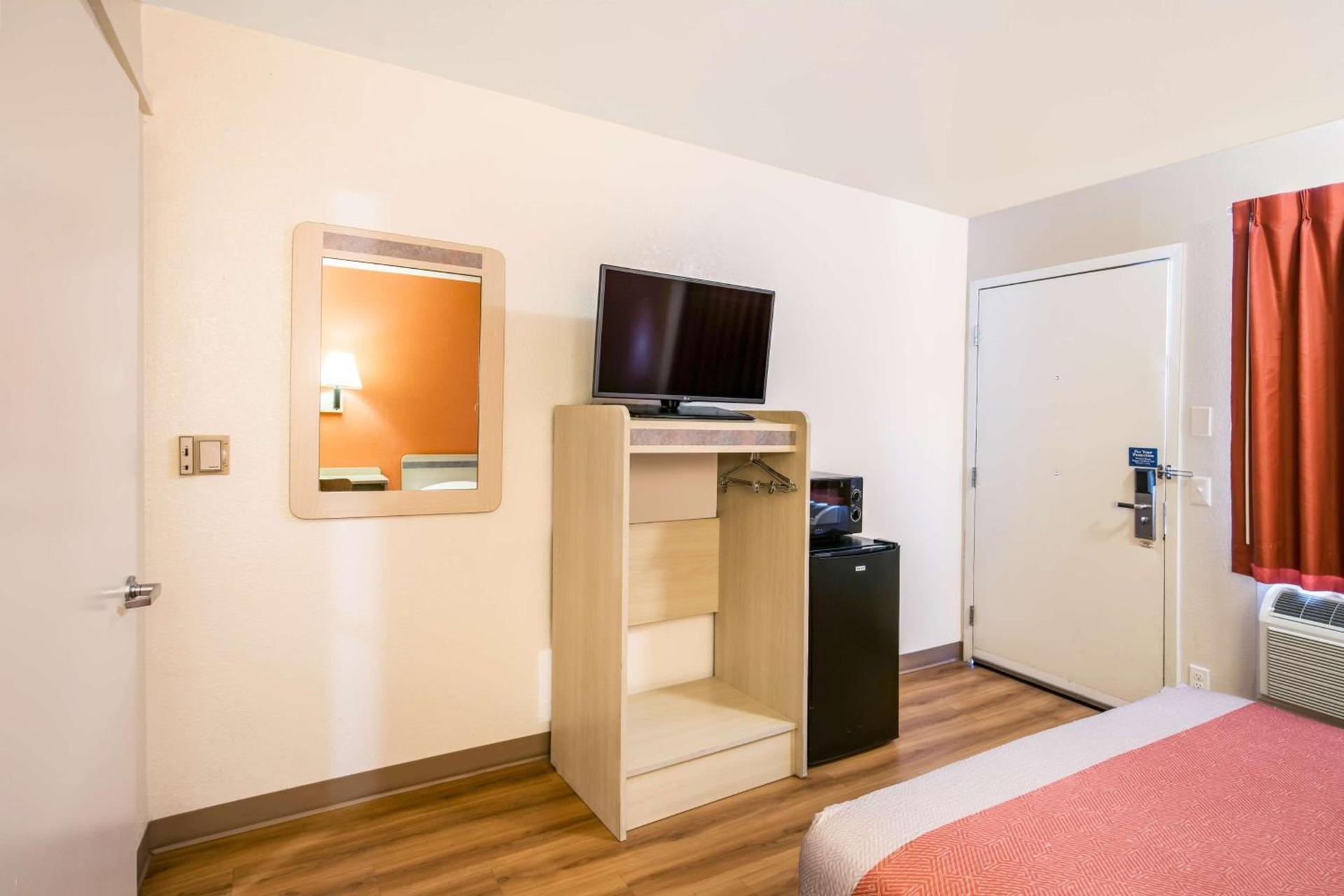 Motel 6 Williams, CA photo 12