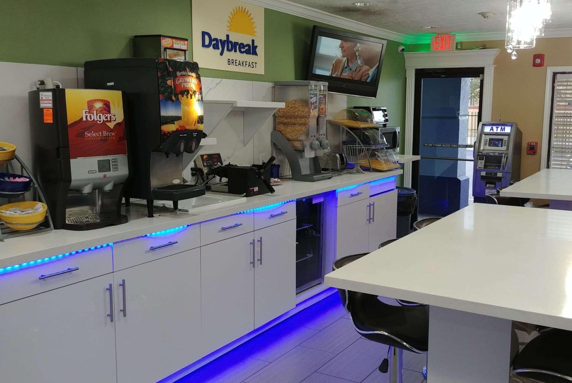 Days Inn by Wyndham Houston East photo 20