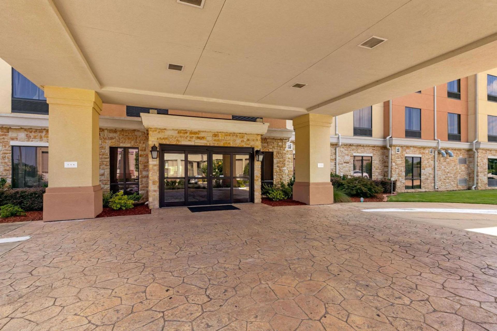Comfort Suites Forrest City photo 47