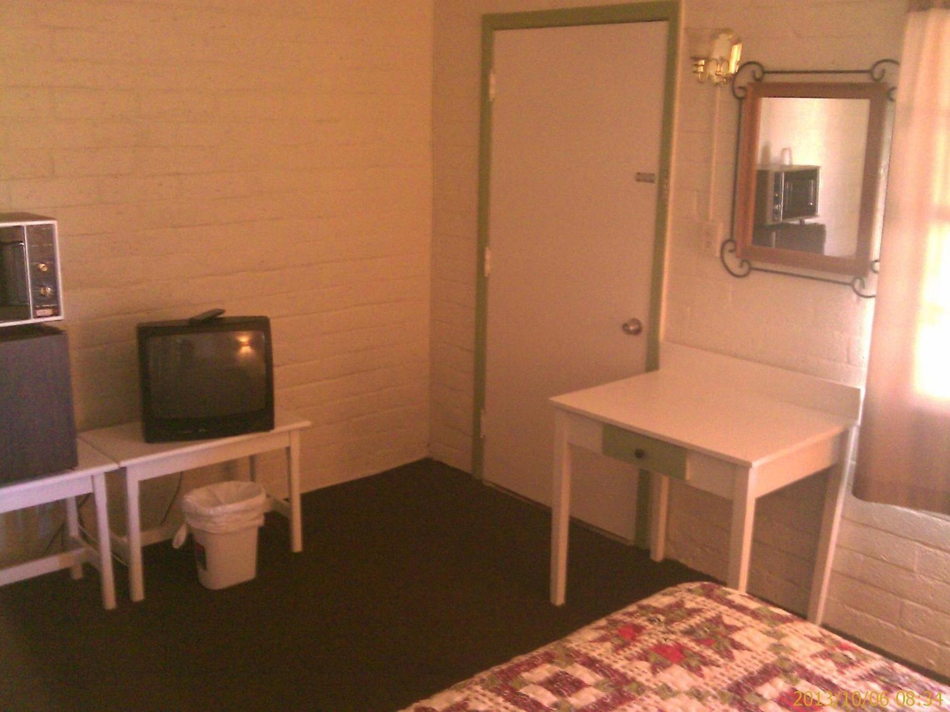 Ranch Motel photo 27
