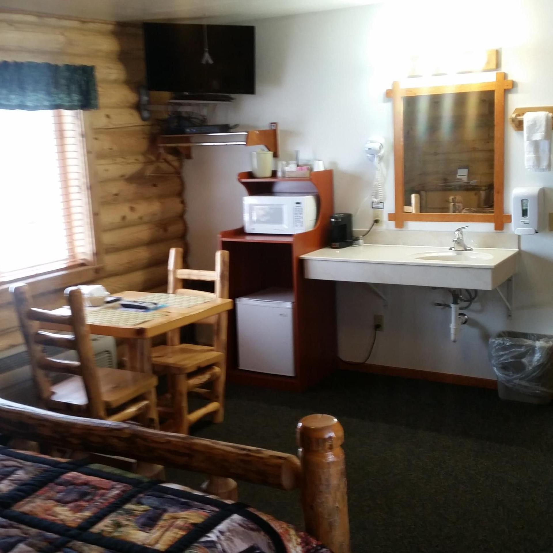 Wolf Den Log Cabin Motel and RV Park photo 22