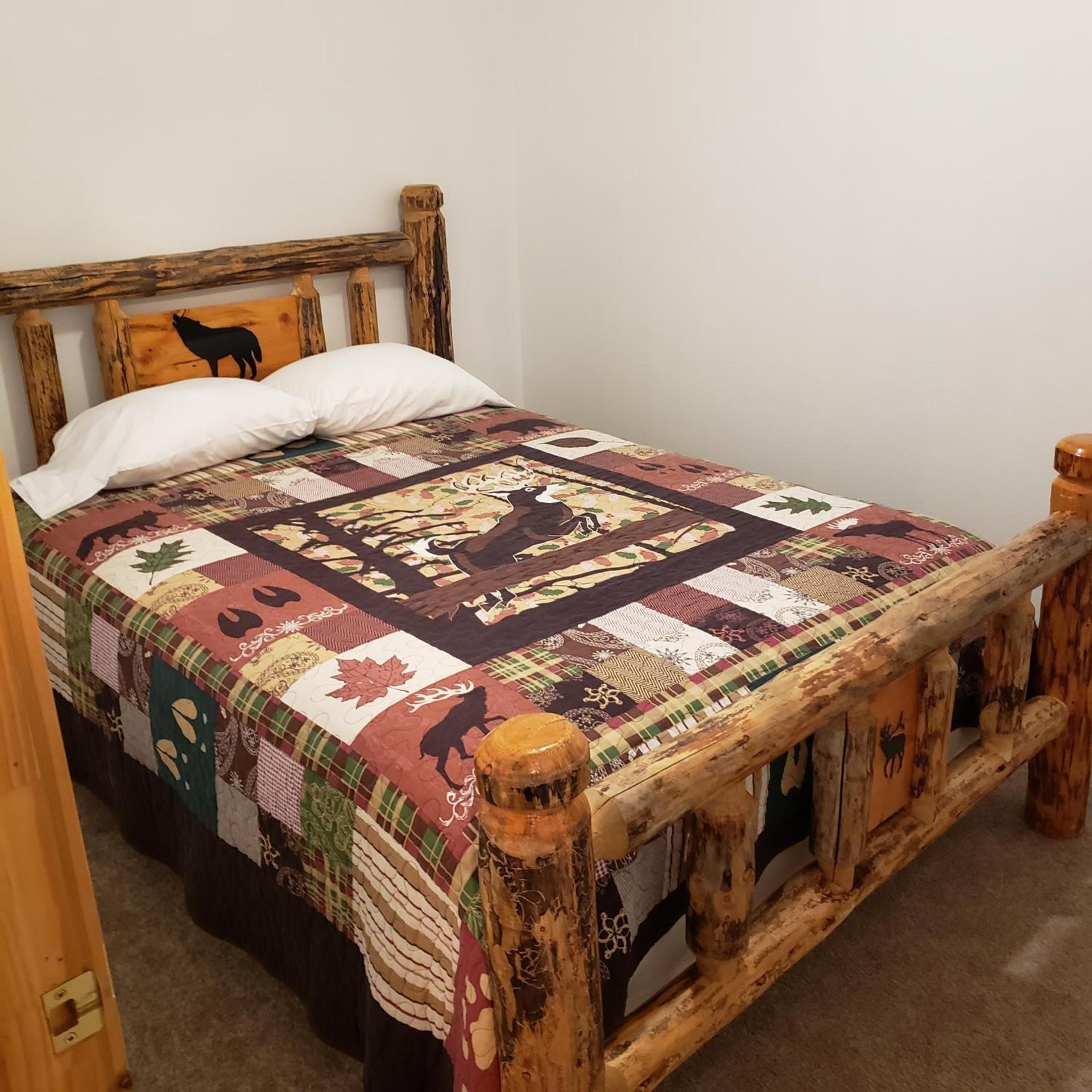 Wolf Den Log Cabin Motel and RV Park photo 3