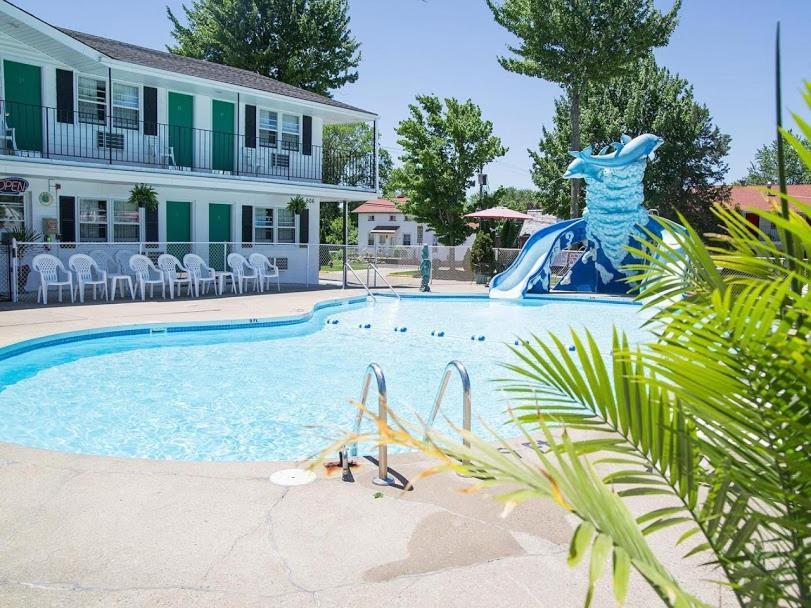 Colonial motel photo 86