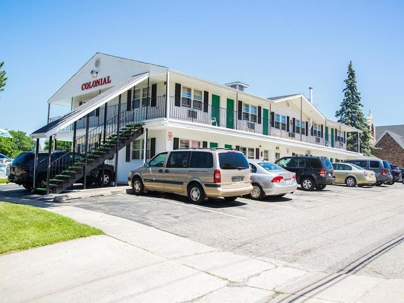 Colonial motel photo 89