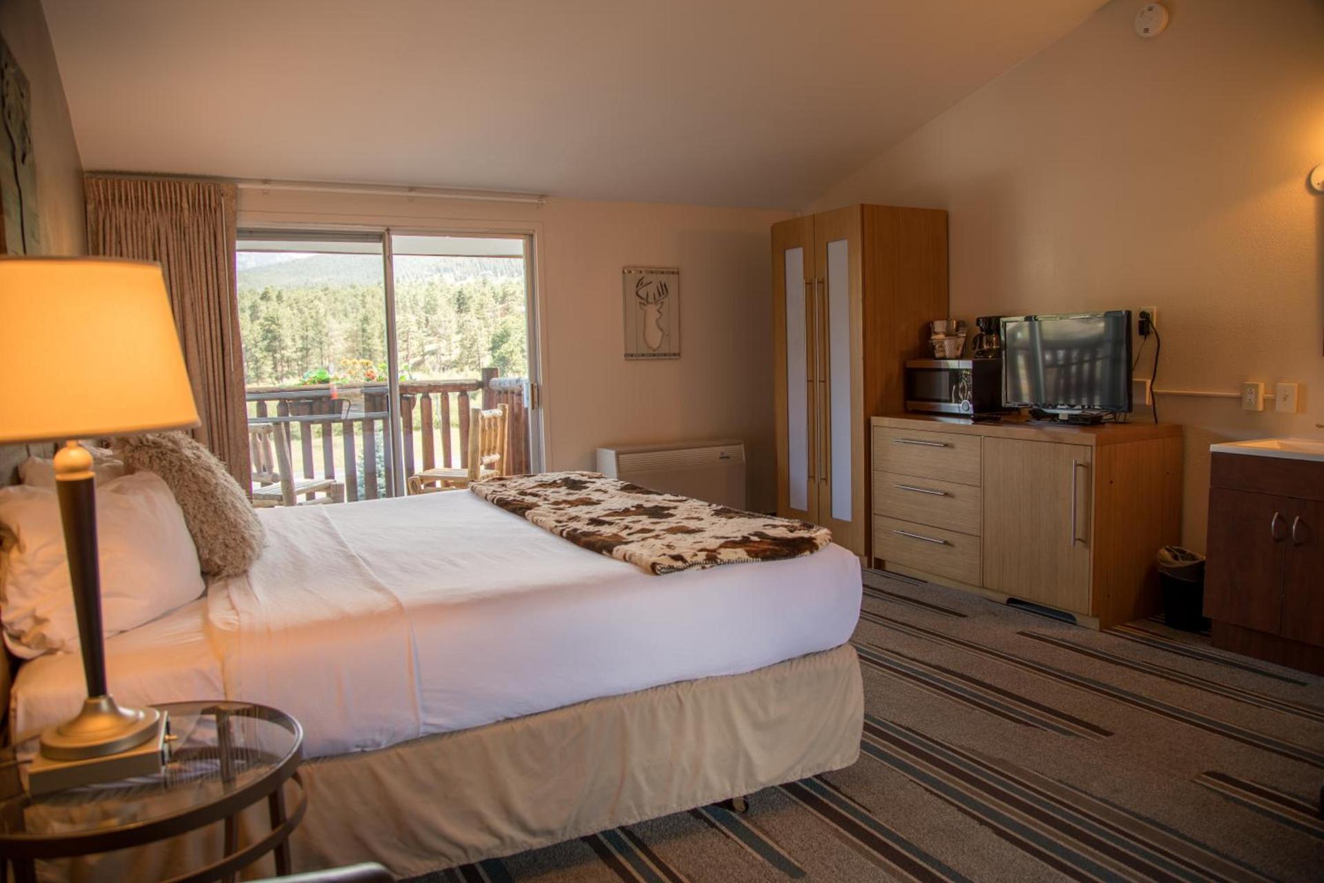 Alpine Trail Ridge Inn photo 12