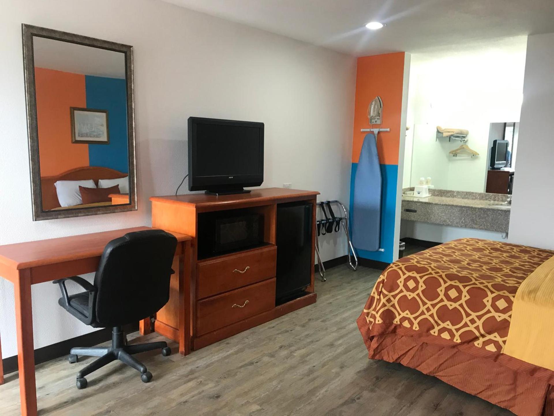 Americas Best Value Inn Bowie photo 12