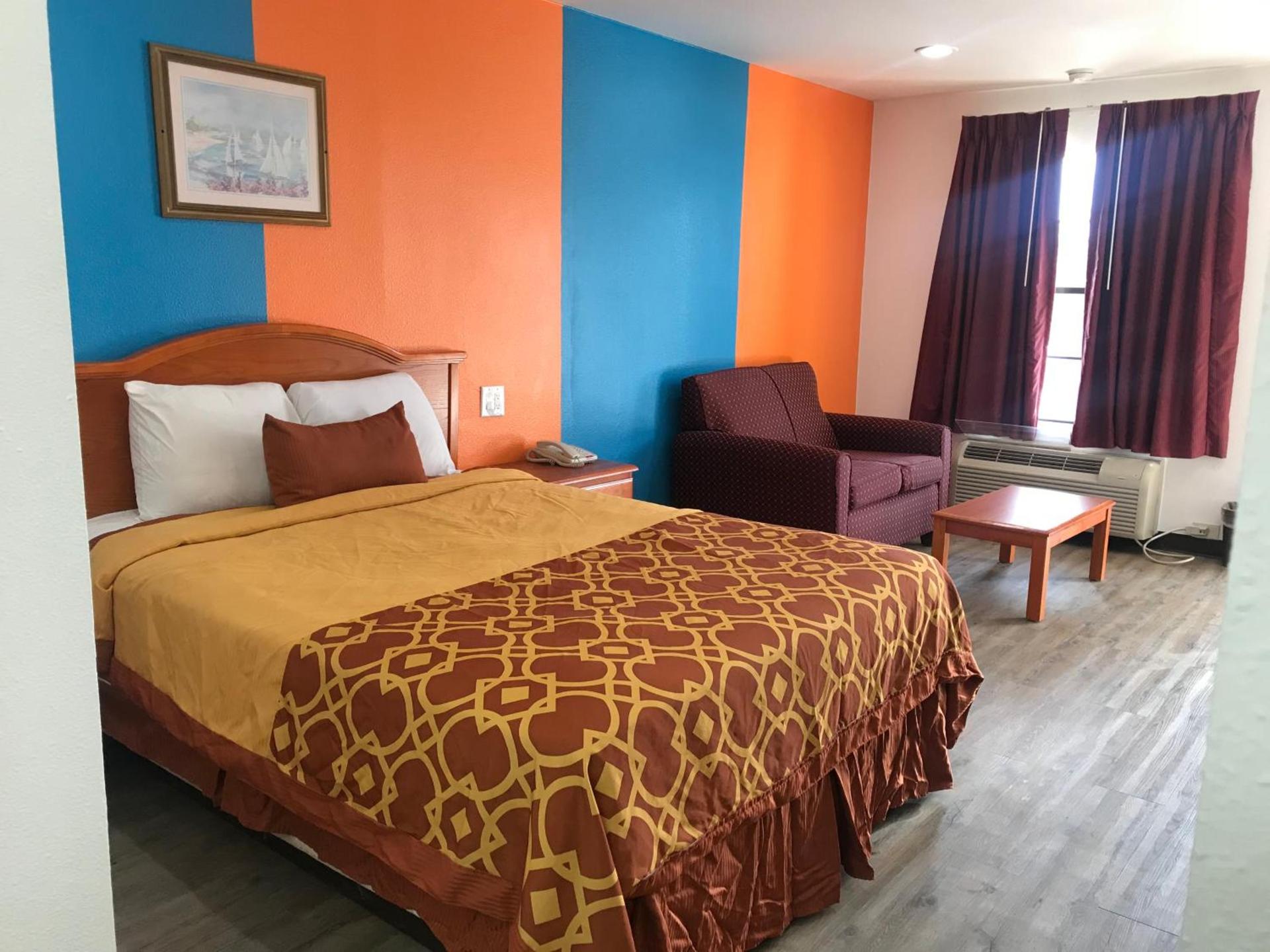 Americas Best Value Inn Bowie photo 13