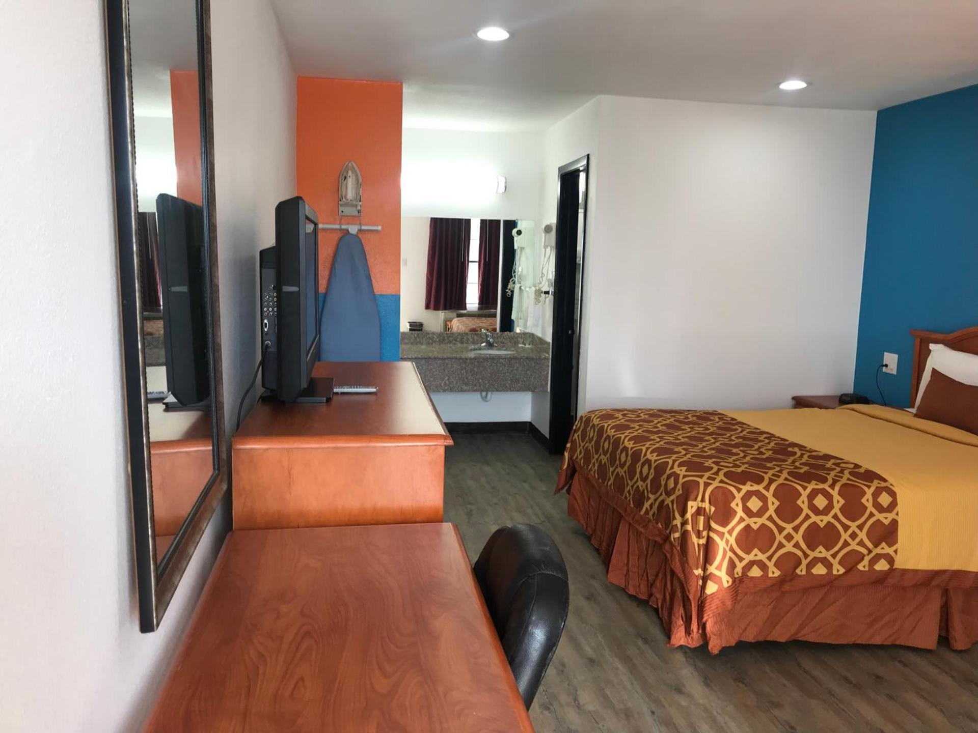 Americas Best Value Inn Bowie photo 17