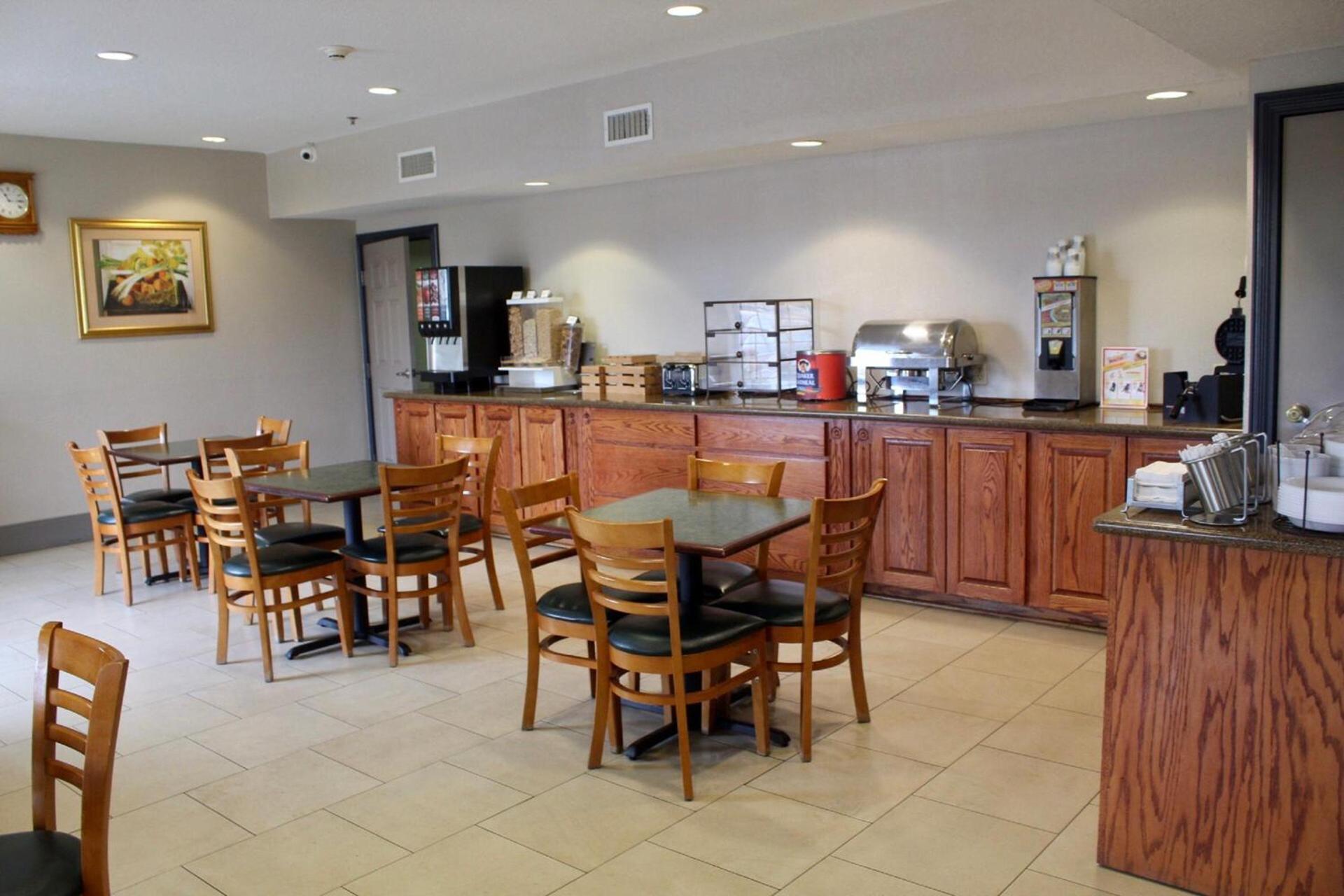 Country Inn & Suites by Radisson, Hot Springs, AR photo 55