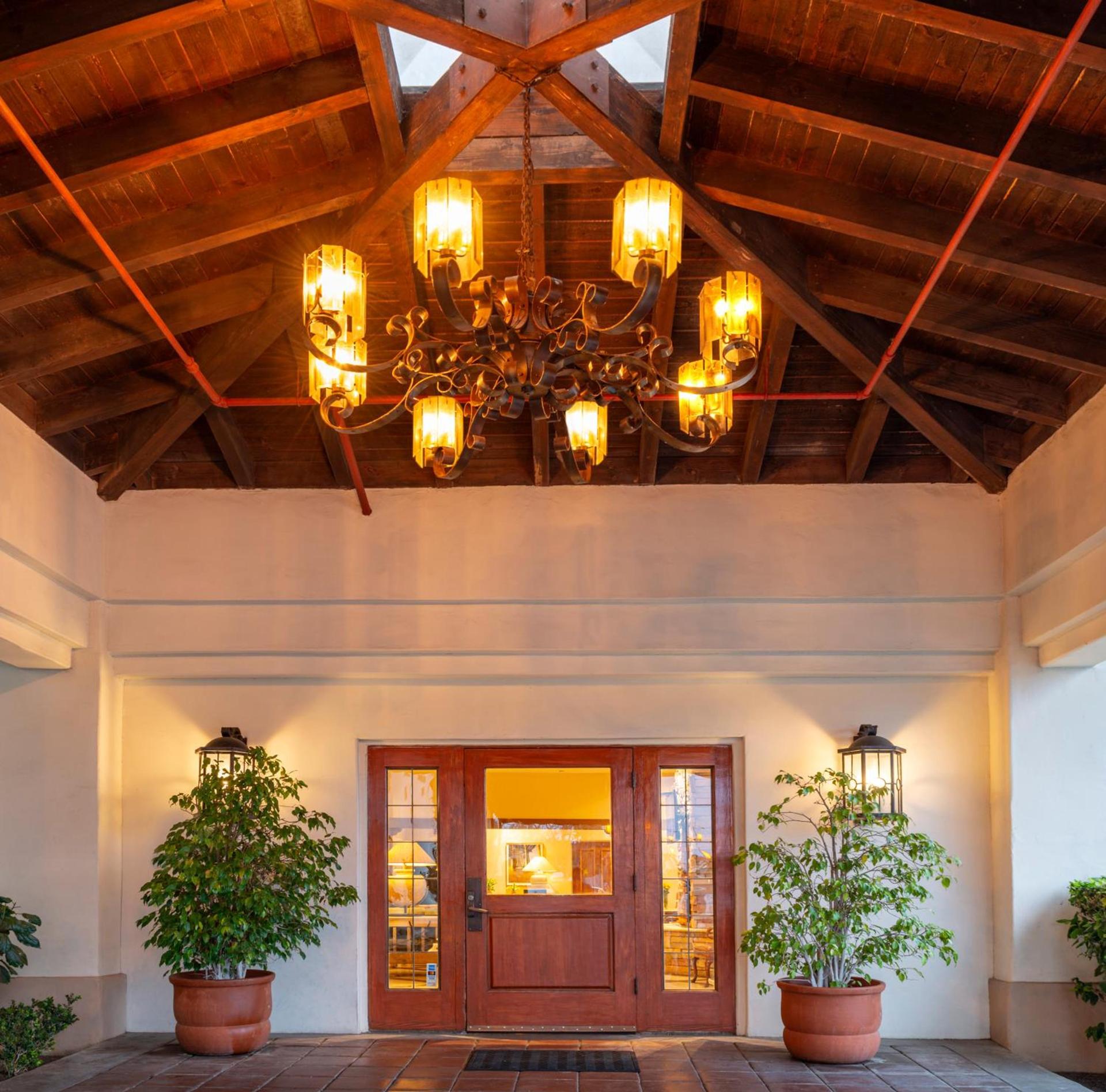 Clocktower Inn Ventura photo 2