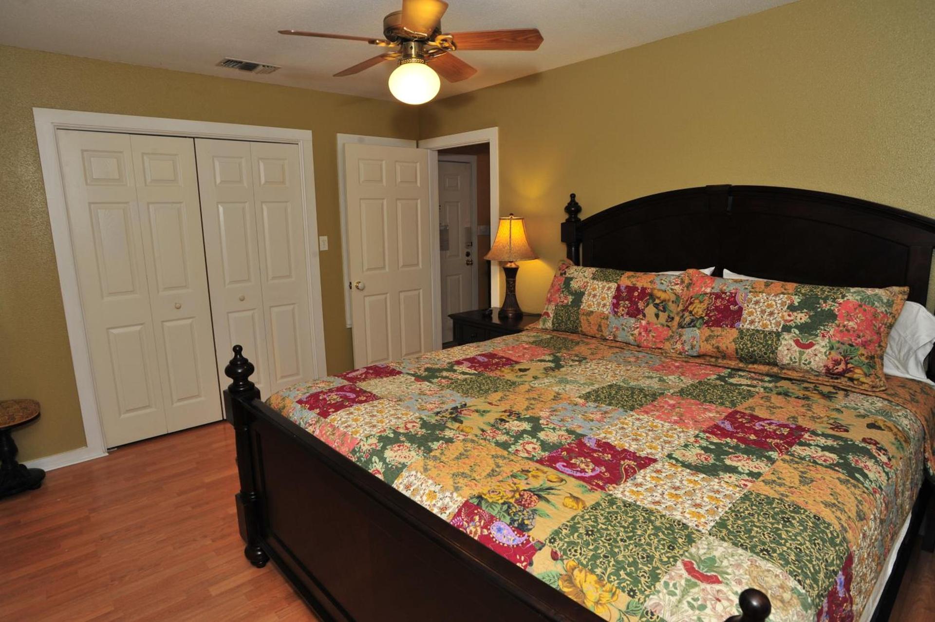 Schmitz Bed & Breakfast photo 39
