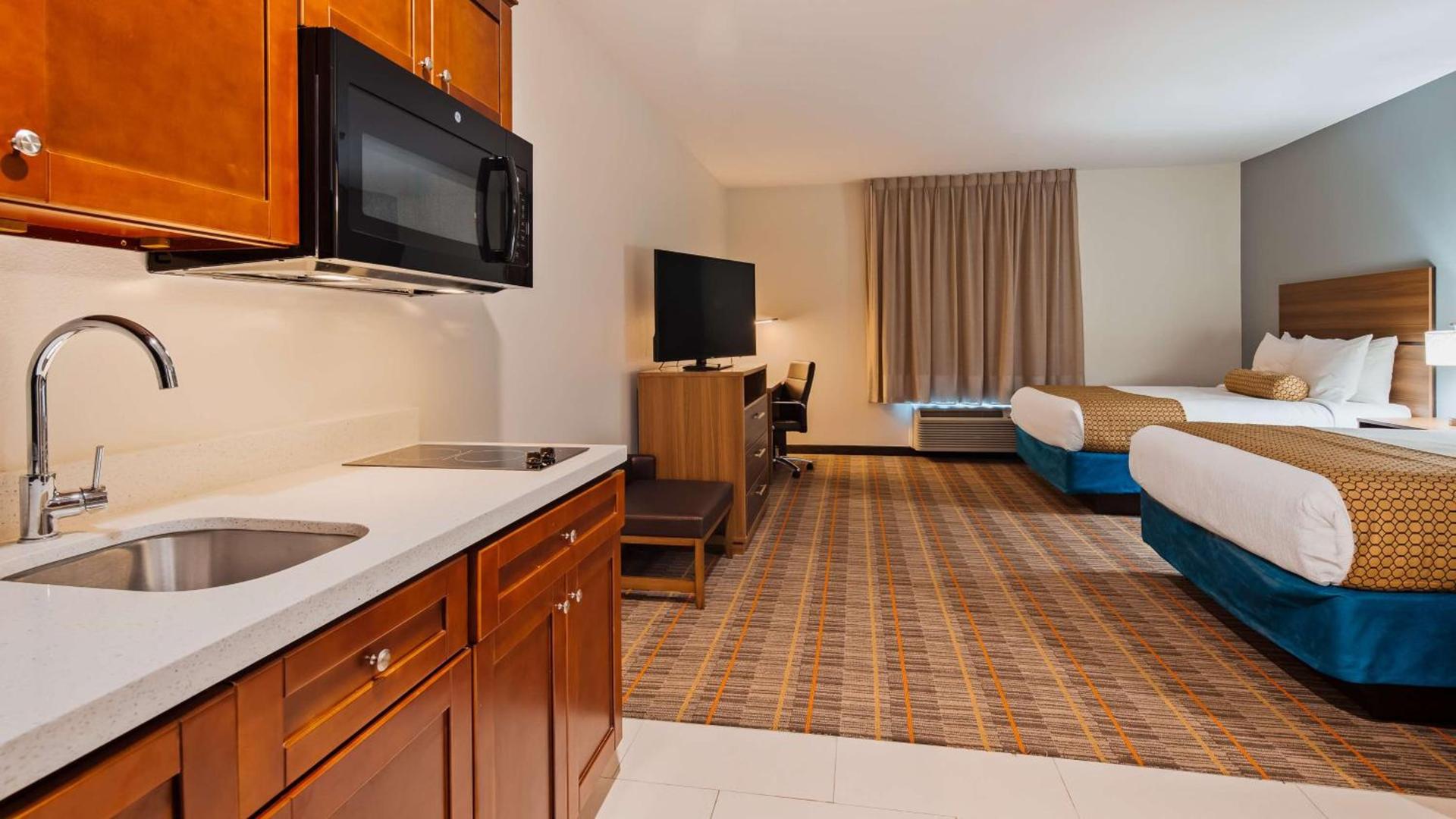Best Western Ingleside Inn & Suites photo 10