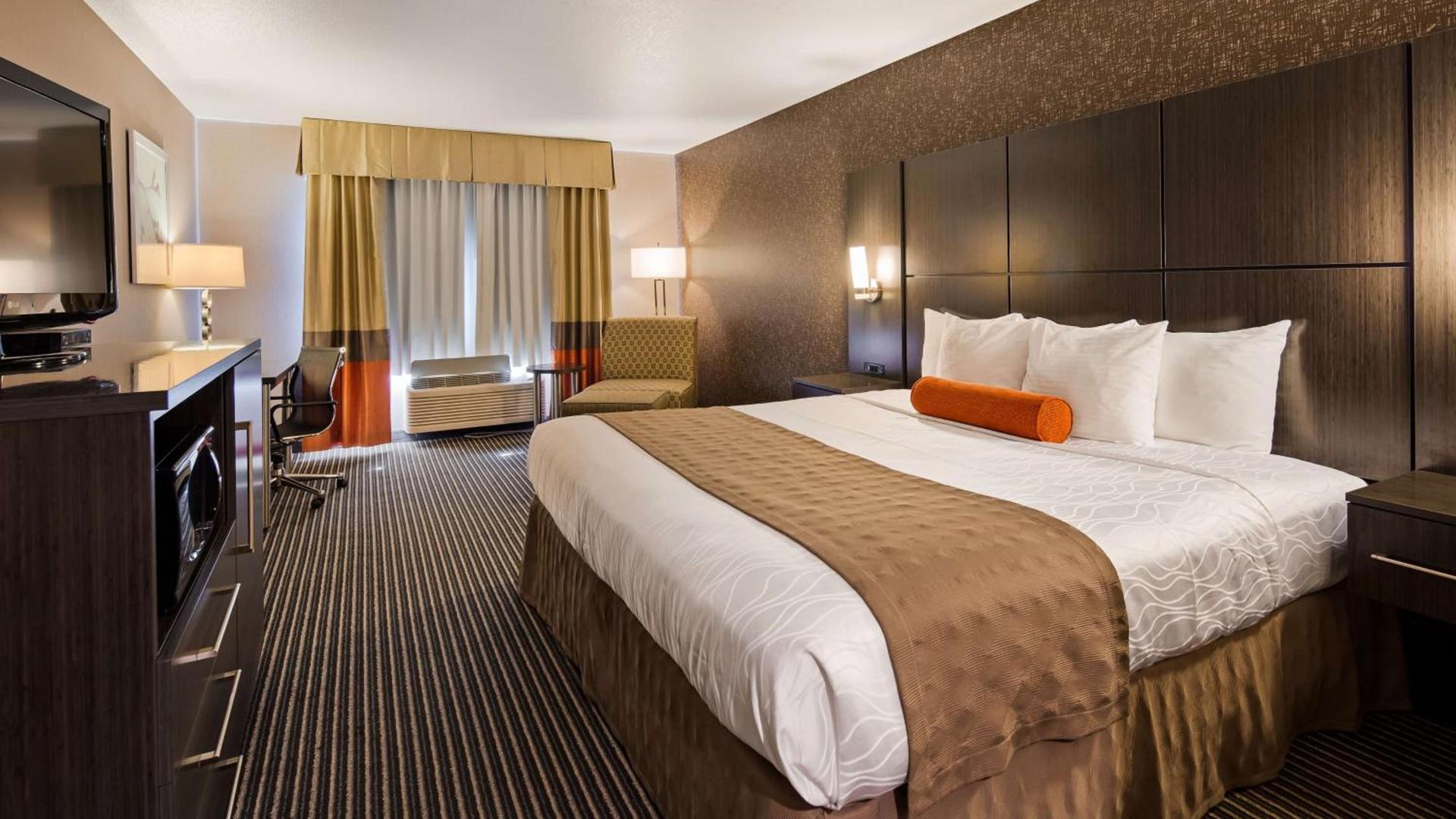 Best Western Plus Rama Inn & Suites photo 16